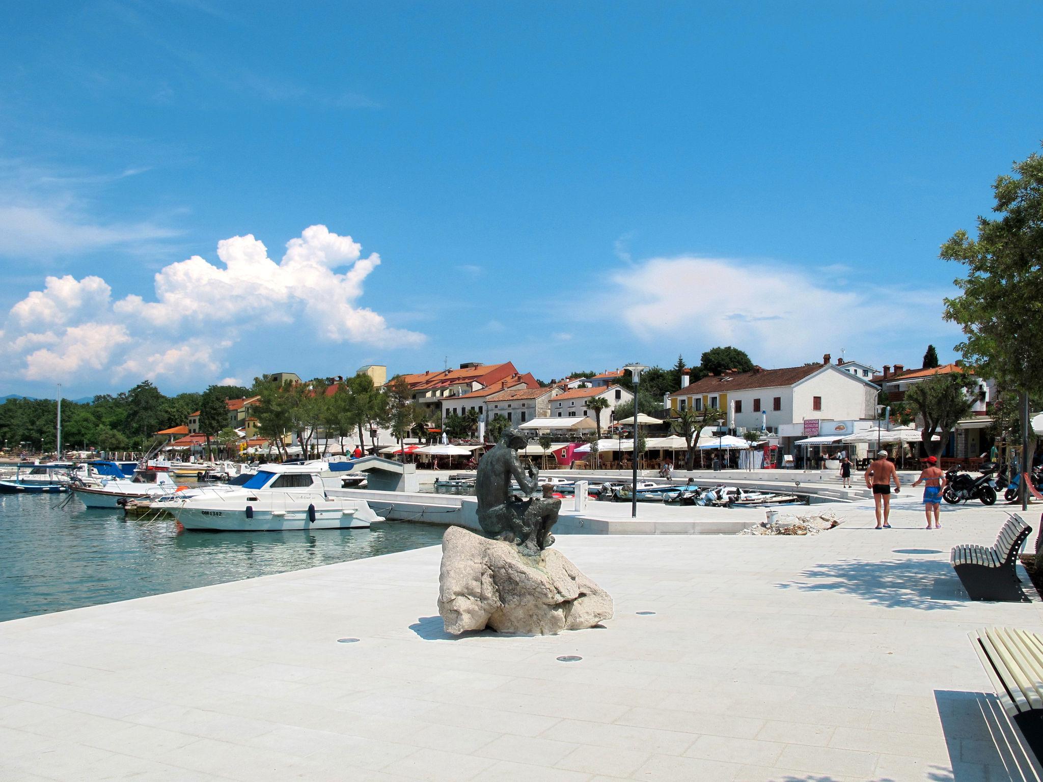 Foto 45 - Haus mit 2 Schlafzimmern in Omišalj mit terrasse und blick aufs meer