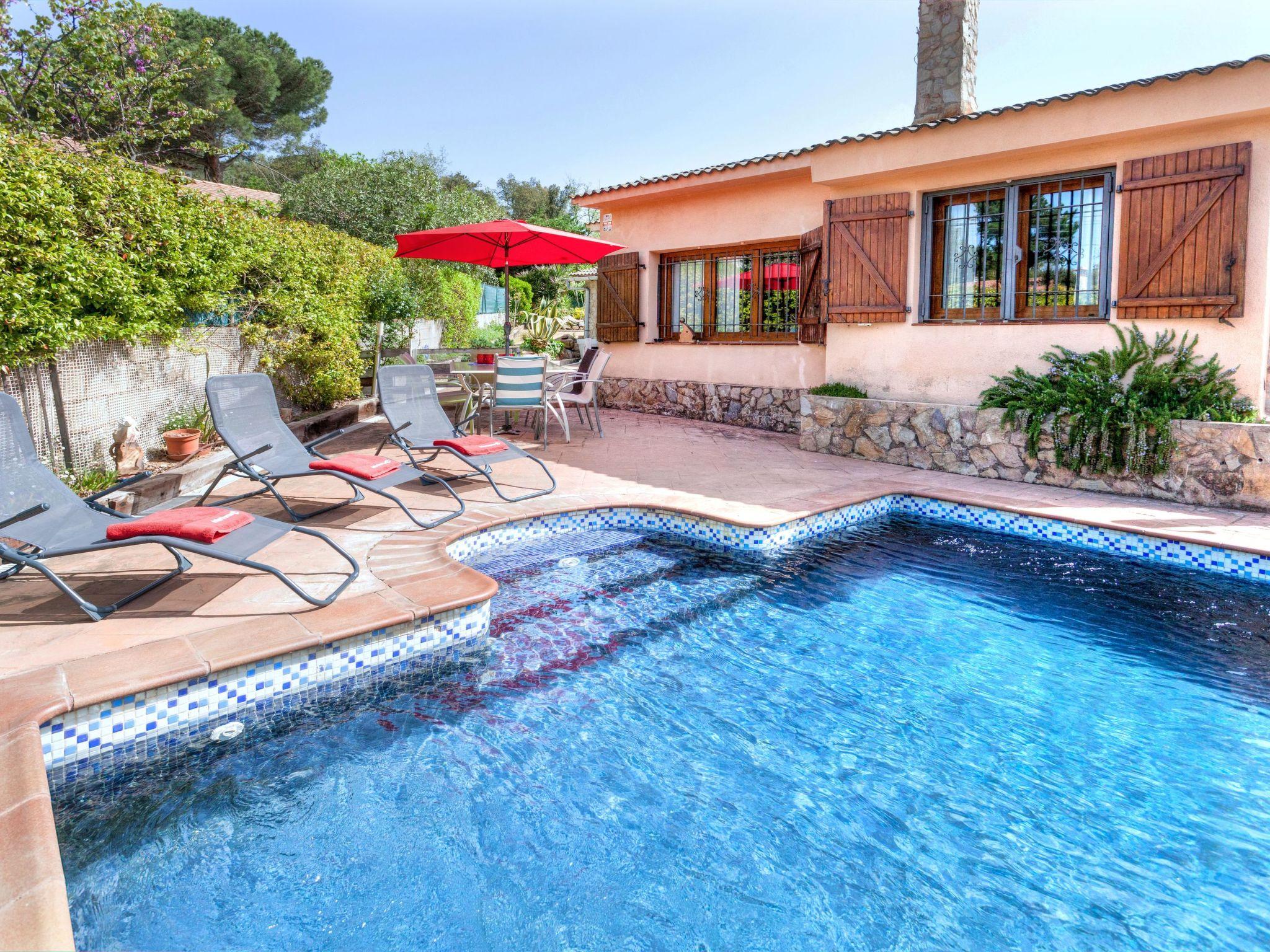 Foto 1 - Haus mit 3 Schlafzimmern in Caldes de Malavella mit privater pool und blick aufs meer
