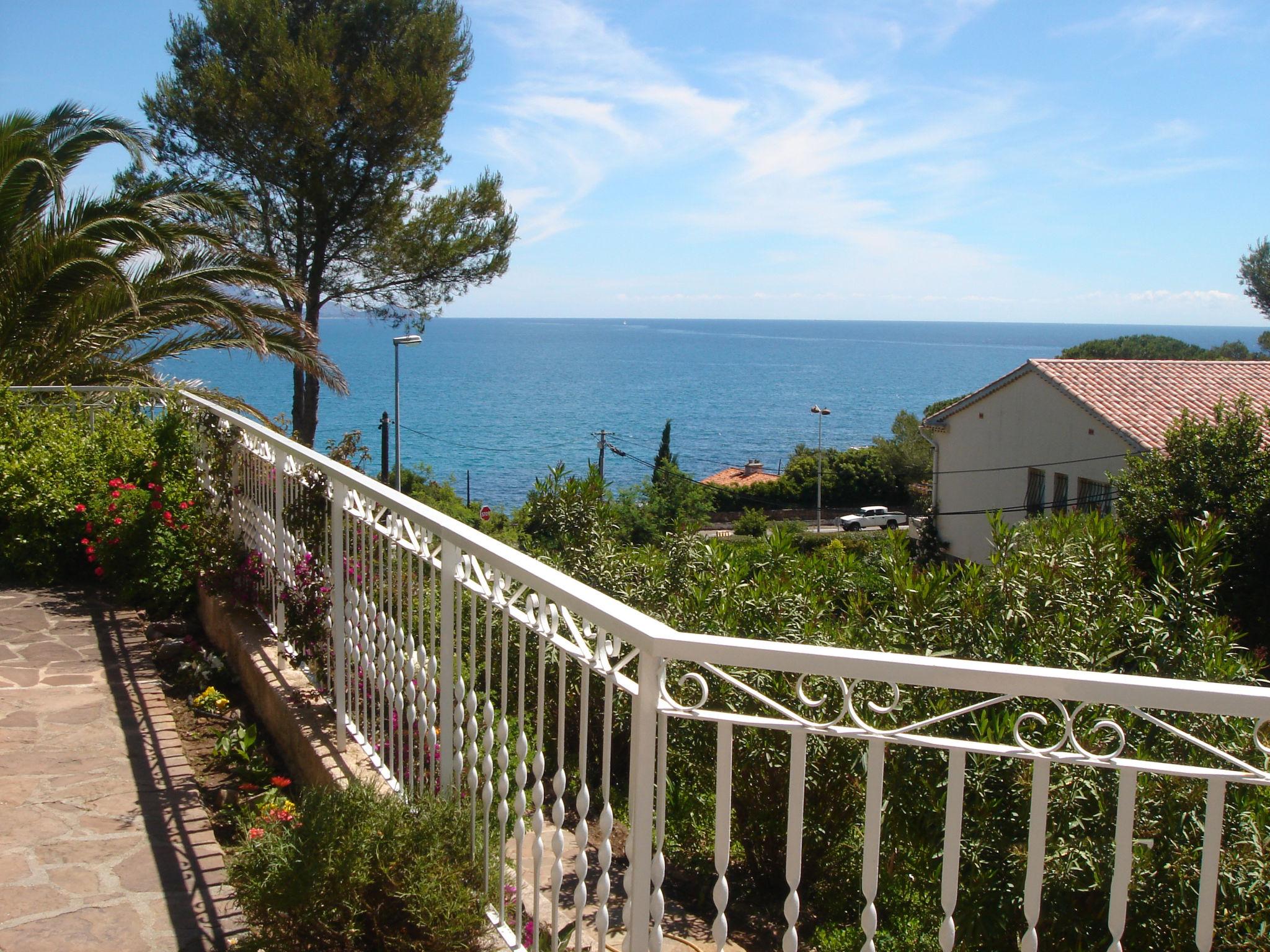 Foto 18 - Casa de 3 quartos em Roquebrune-sur-Argens com terraço e vistas do mar