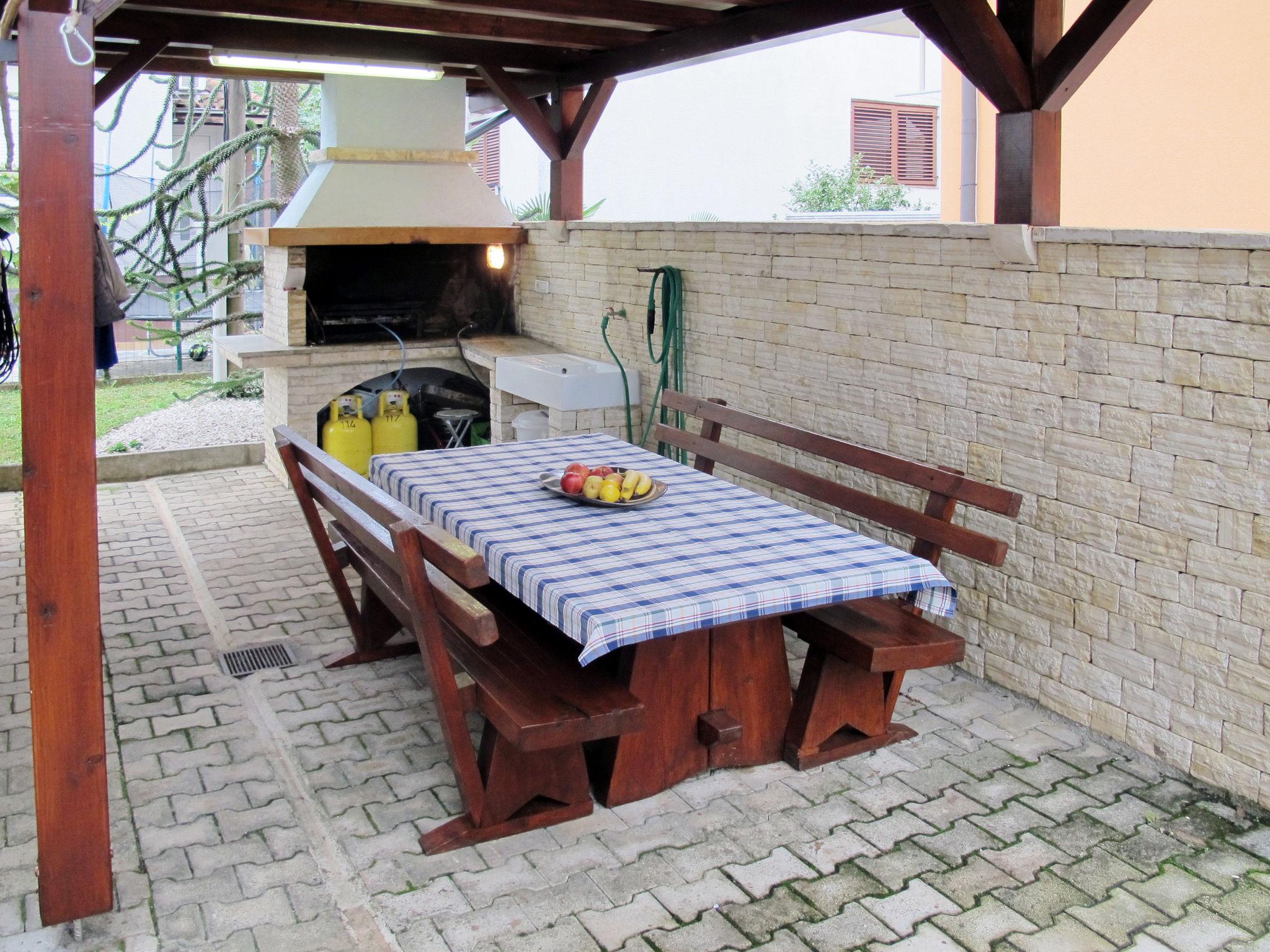 Photo 10 - 3 bedroom Apartment in Umag with terrace