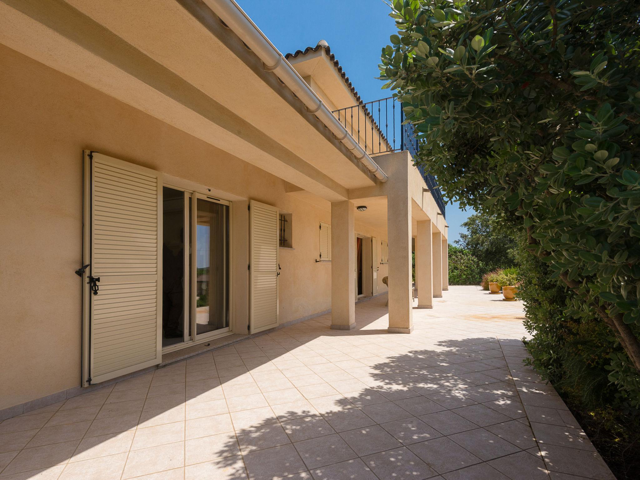 Foto 27 - Casa de 5 quartos em Pianottoli-Caldarello com piscina privada e terraço