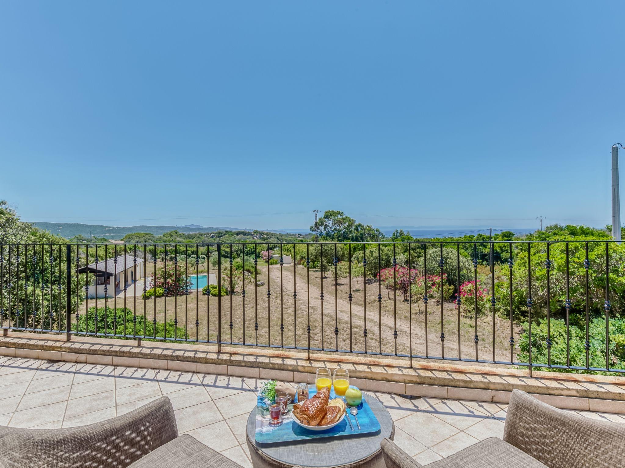 Foto 30 - Casa con 5 camere da letto a Pianottoli-Caldarello con piscina privata e terrazza