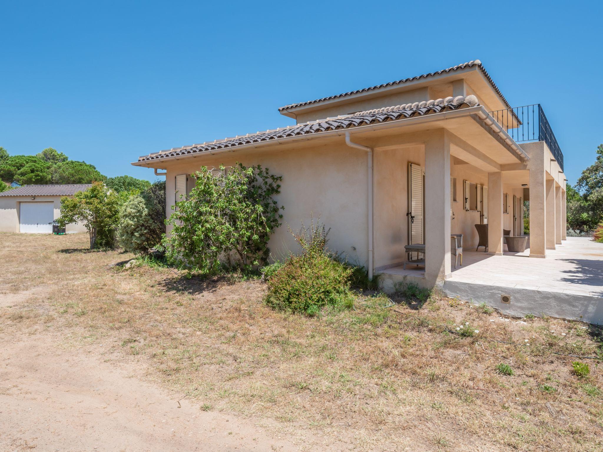 Foto 36 - Casa de 5 quartos em Pianottoli-Caldarello com piscina privada e jardim