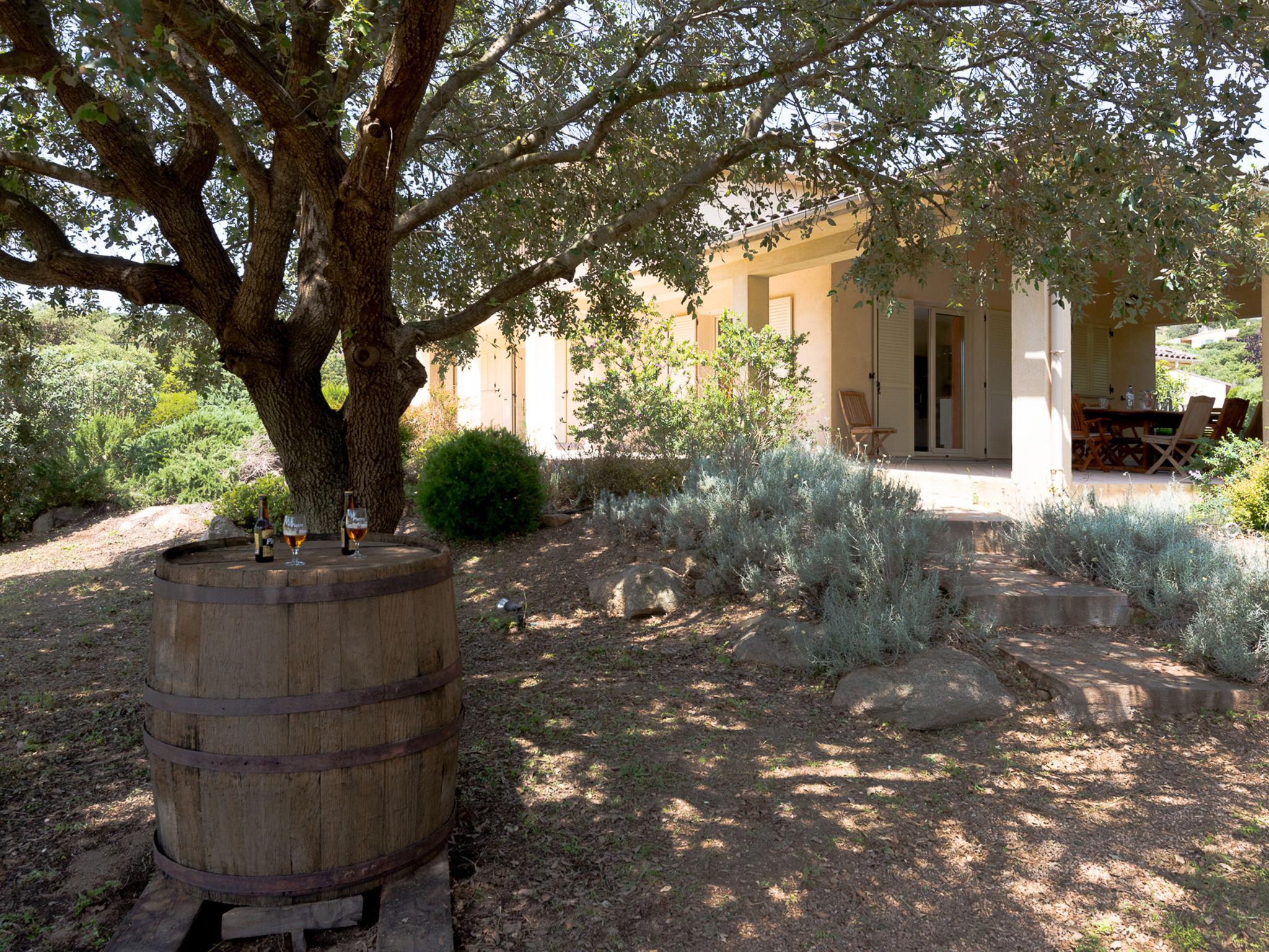 Foto 37 - Casa de 5 quartos em Pianottoli-Caldarello com piscina privada e jardim