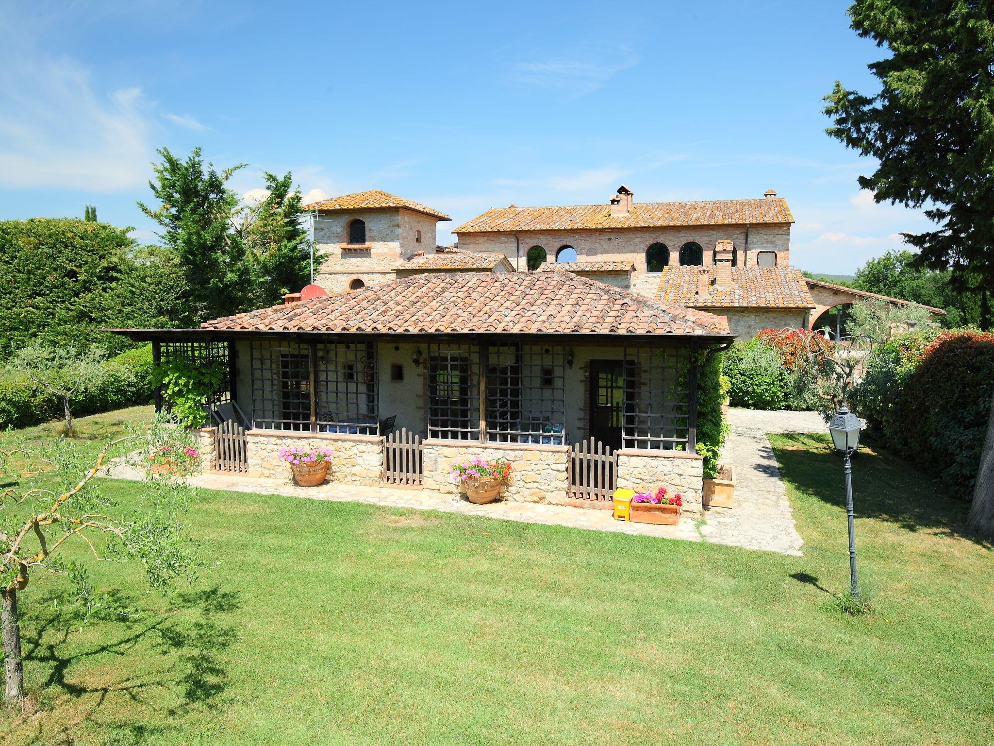 Foto 28 - Appartamento con 1 camera da letto a Rapolano Terme con piscina