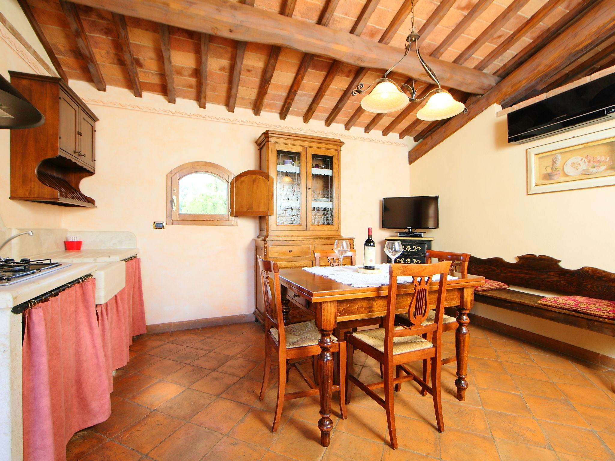 Foto 11 - Appartamento con 2 camere da letto a Rapolano Terme con piscina
