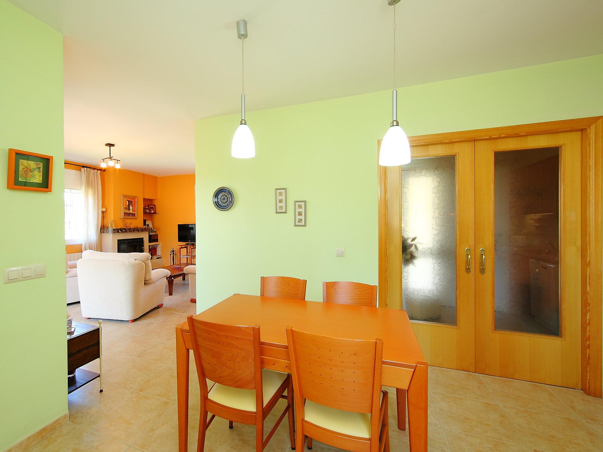 Photo 9 - 3 bedroom House in Vidreres with private pool and garden