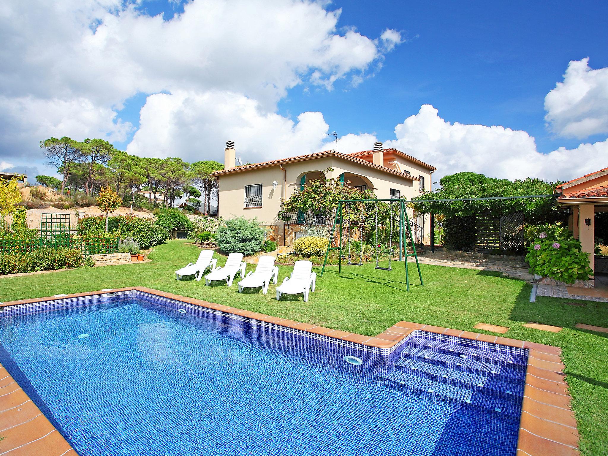Foto 1 - Casa de 3 habitaciones en Vidreres con piscina privada y vistas al mar