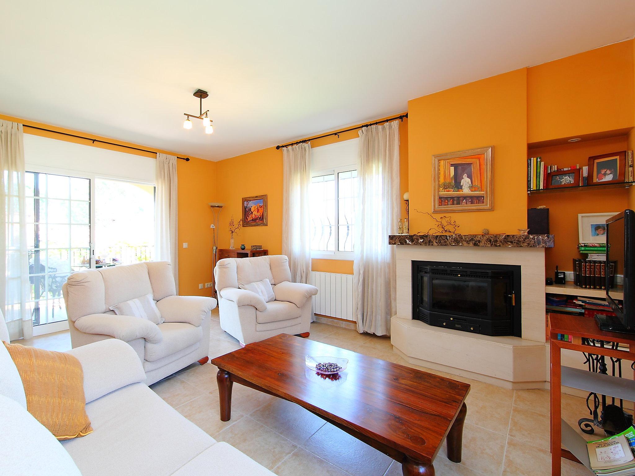 Photo 4 - 3 bedroom House in Vidreres with private pool and sea view