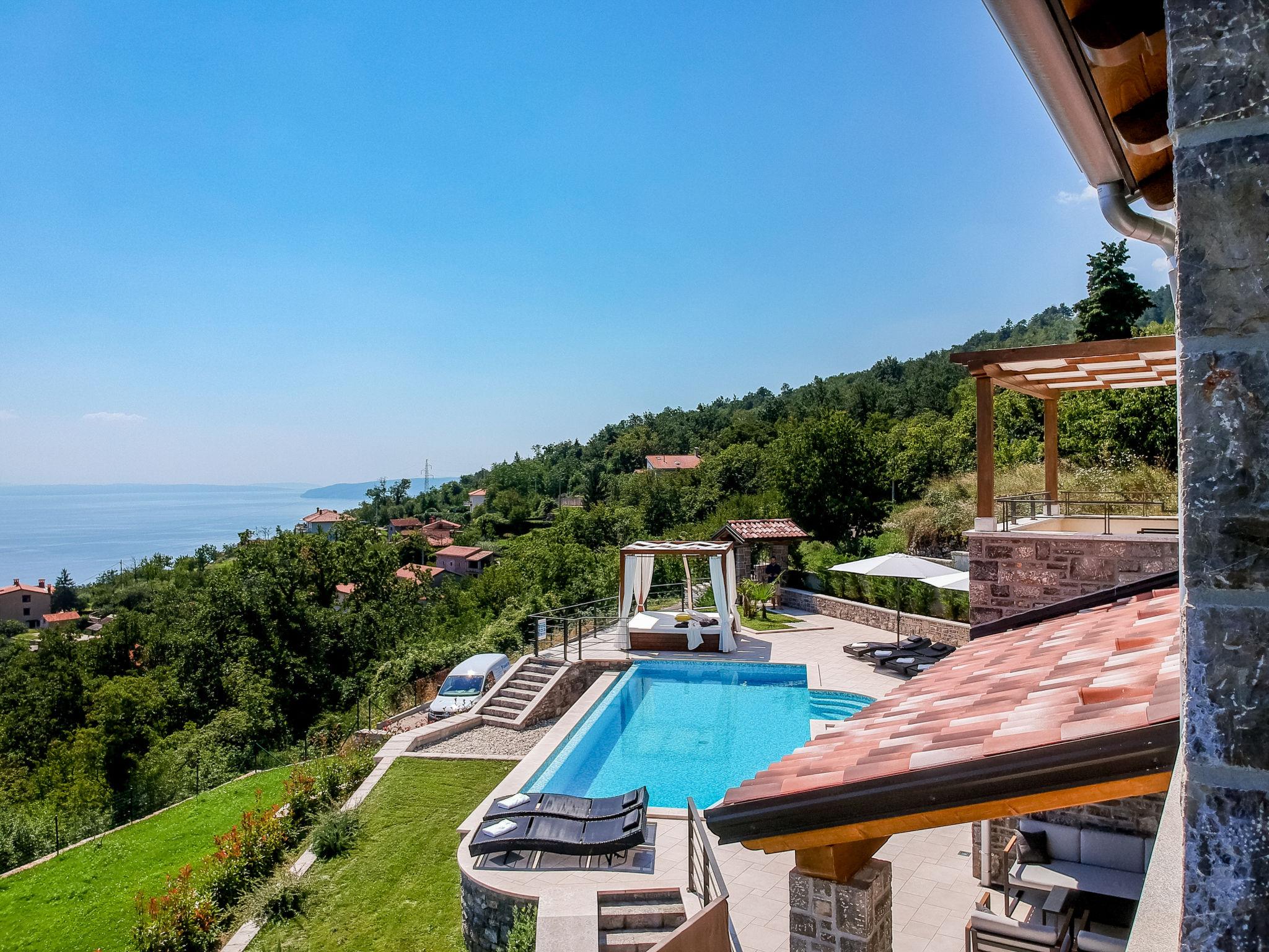 Photo 8 - Maison de 4 chambres à Opatija avec piscine privée et jardin