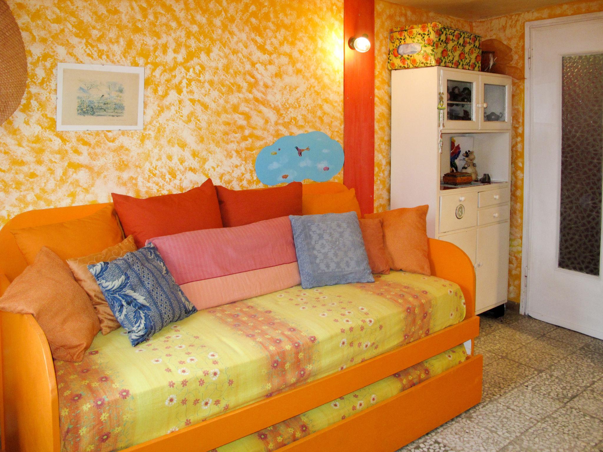 Foto 16 - Apartment mit 2 Schlafzimmern in Costarainera mit terrasse und blick aufs meer