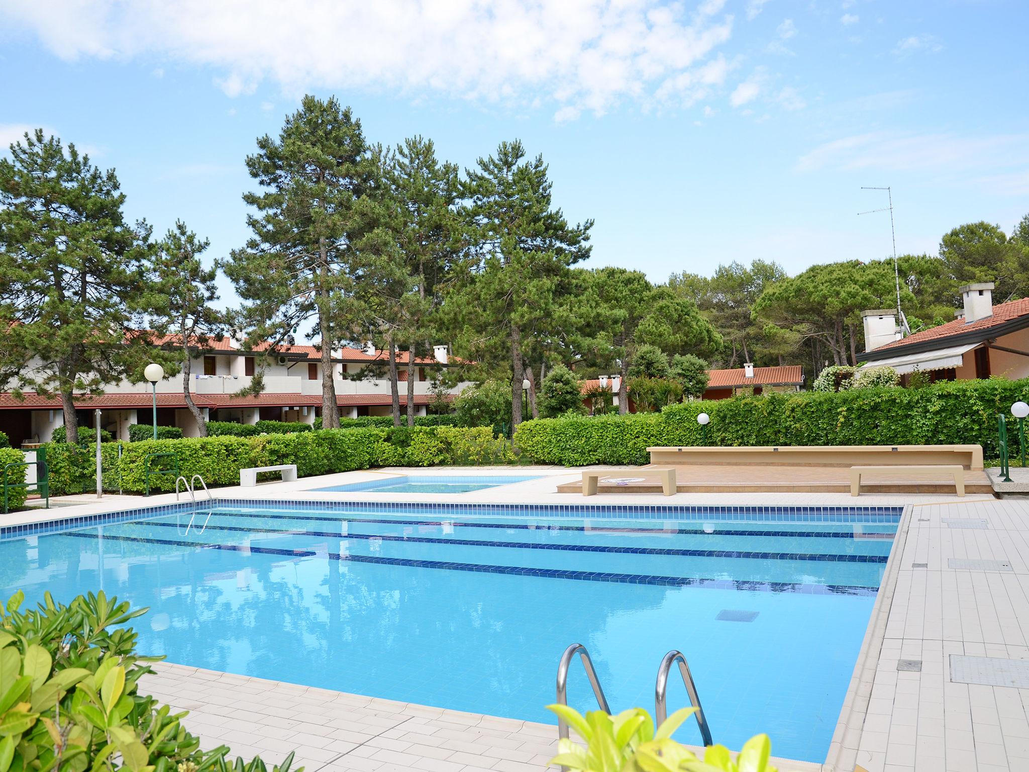 Photo 15 - Maison de 3 chambres à San Michele al Tagliamento avec piscine et jardin