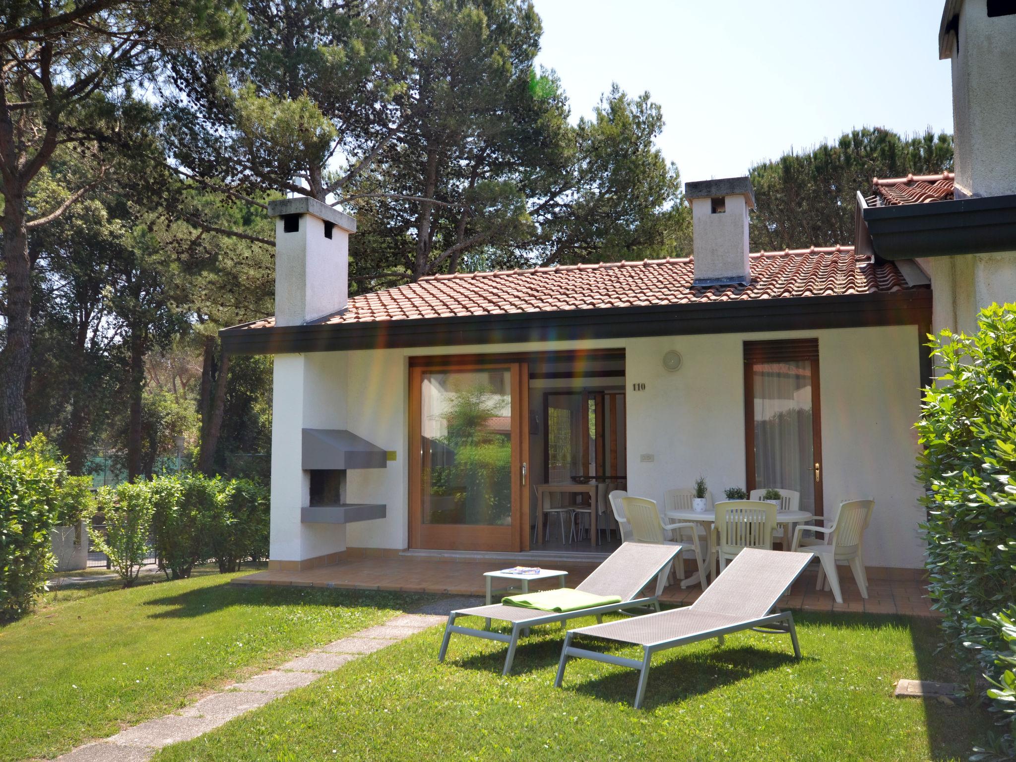 Photo 1 - Maison de 3 chambres à San Michele al Tagliamento avec piscine et jardin