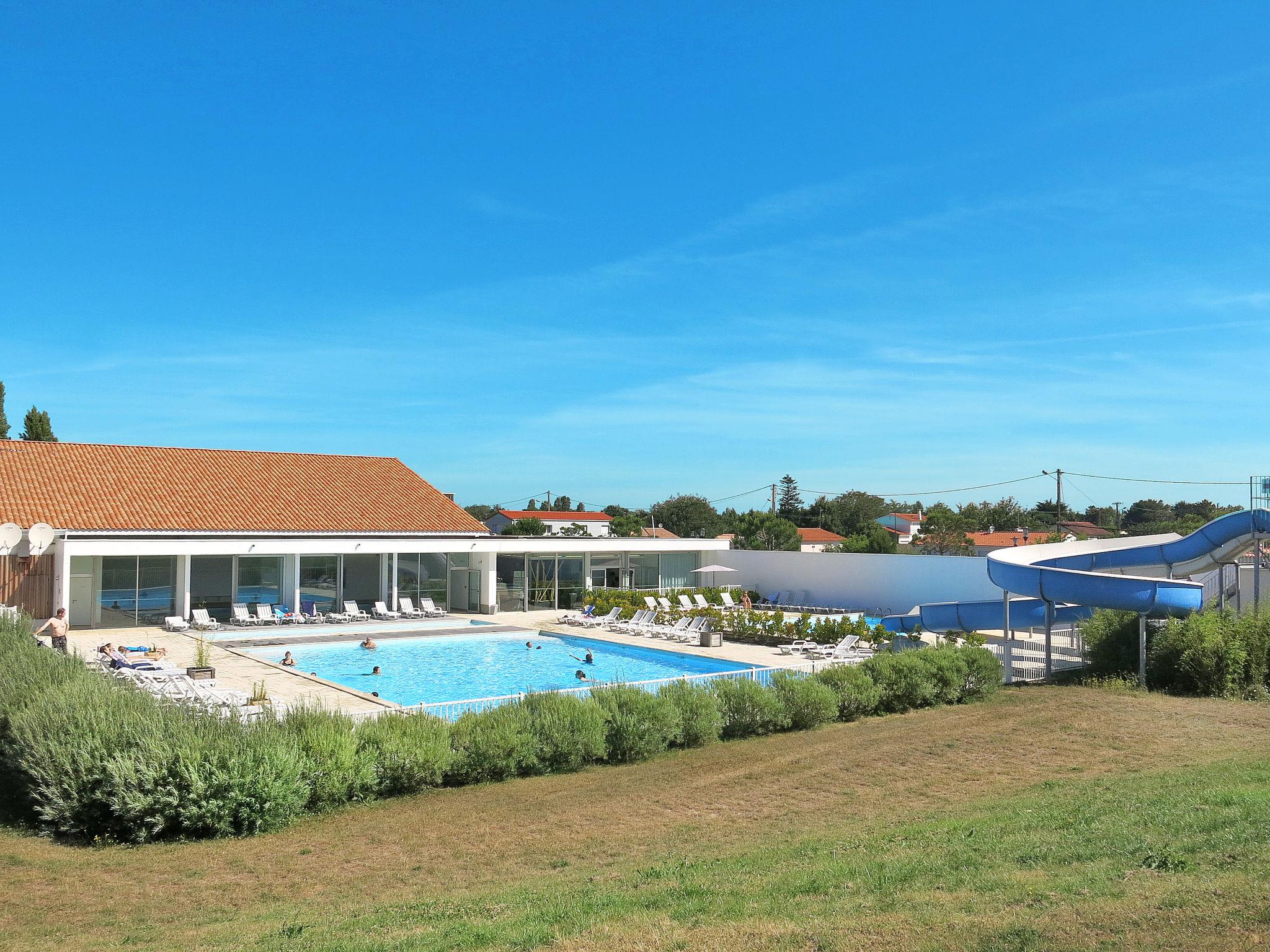 Foto 15 - Casa de 2 quartos em Les Sables-d'Olonne com piscina e vistas do mar