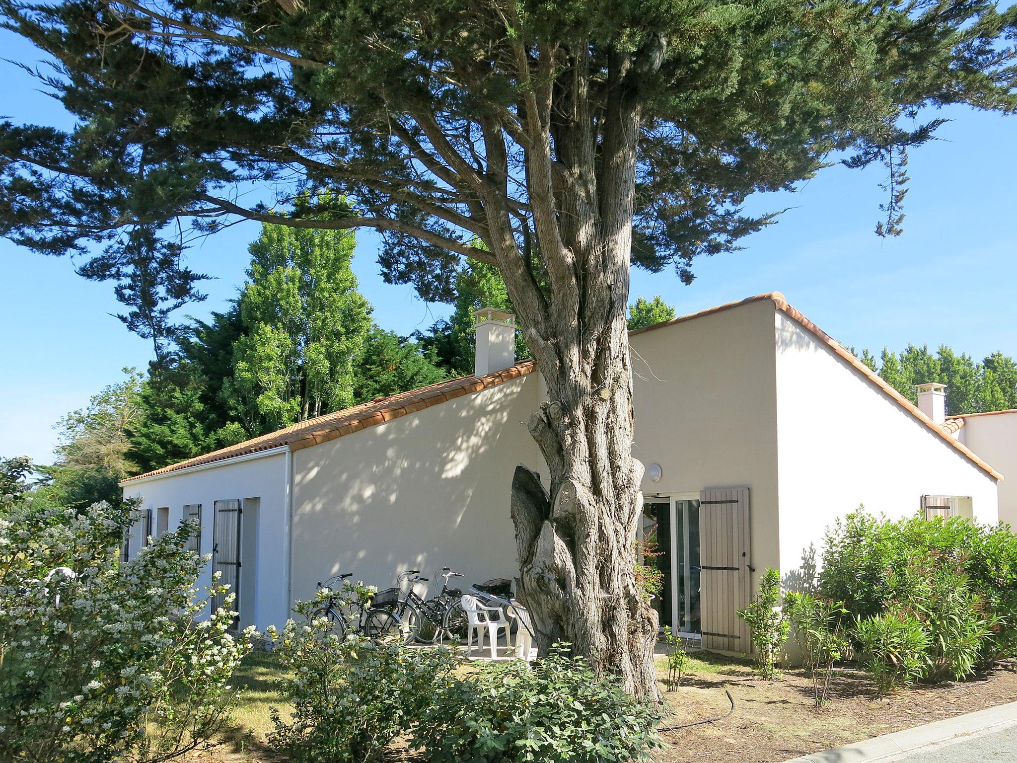 Foto 19 - Casa de 2 quartos em Les Sables-d'Olonne com piscina e vistas do mar