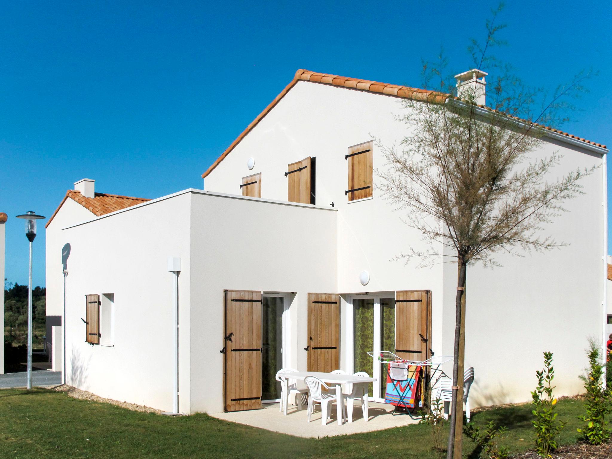 Photo 24 - Maison de 2 chambres à Les Sables-d'Olonne avec piscine et jardin