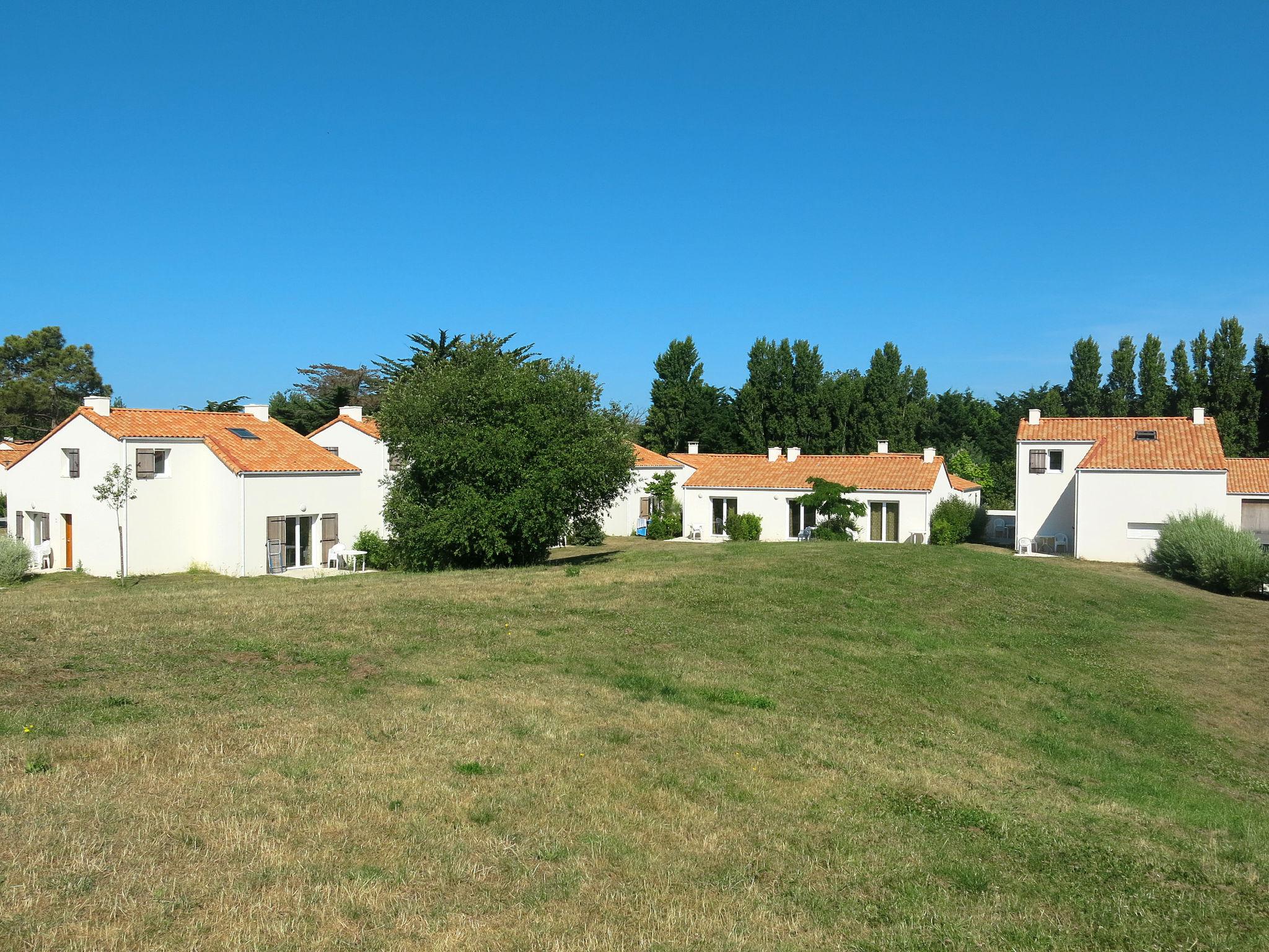 Foto 21 - Casa de 2 quartos em Les Sables-d'Olonne com piscina e jardim