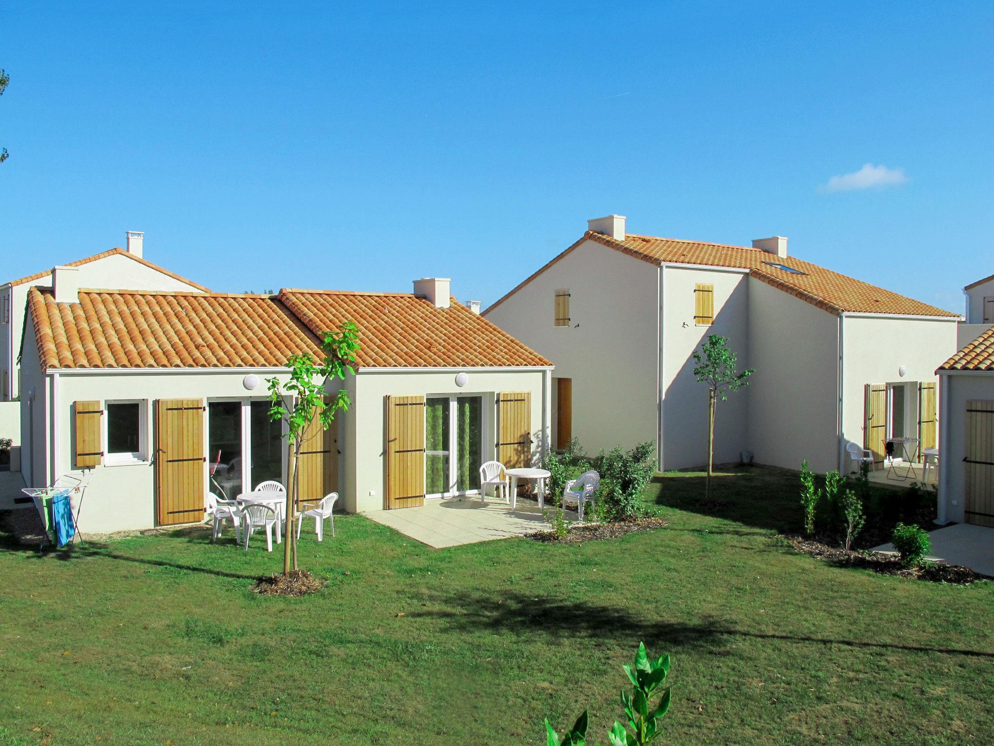 Foto 22 - Casa de 2 quartos em Les Sables-d'Olonne com piscina e jardim