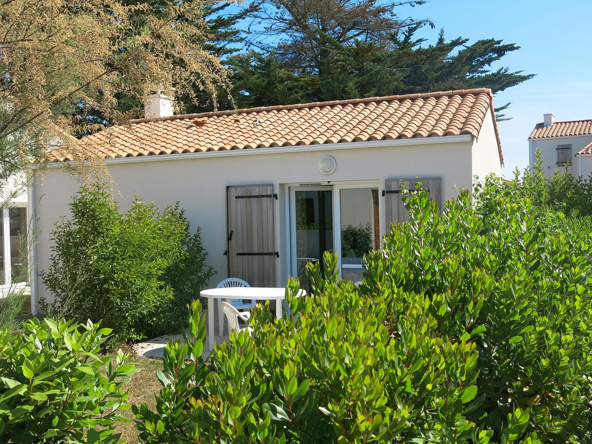Foto 2 - Casa de 2 quartos em Les Sables-d'Olonne com piscina e vistas do mar