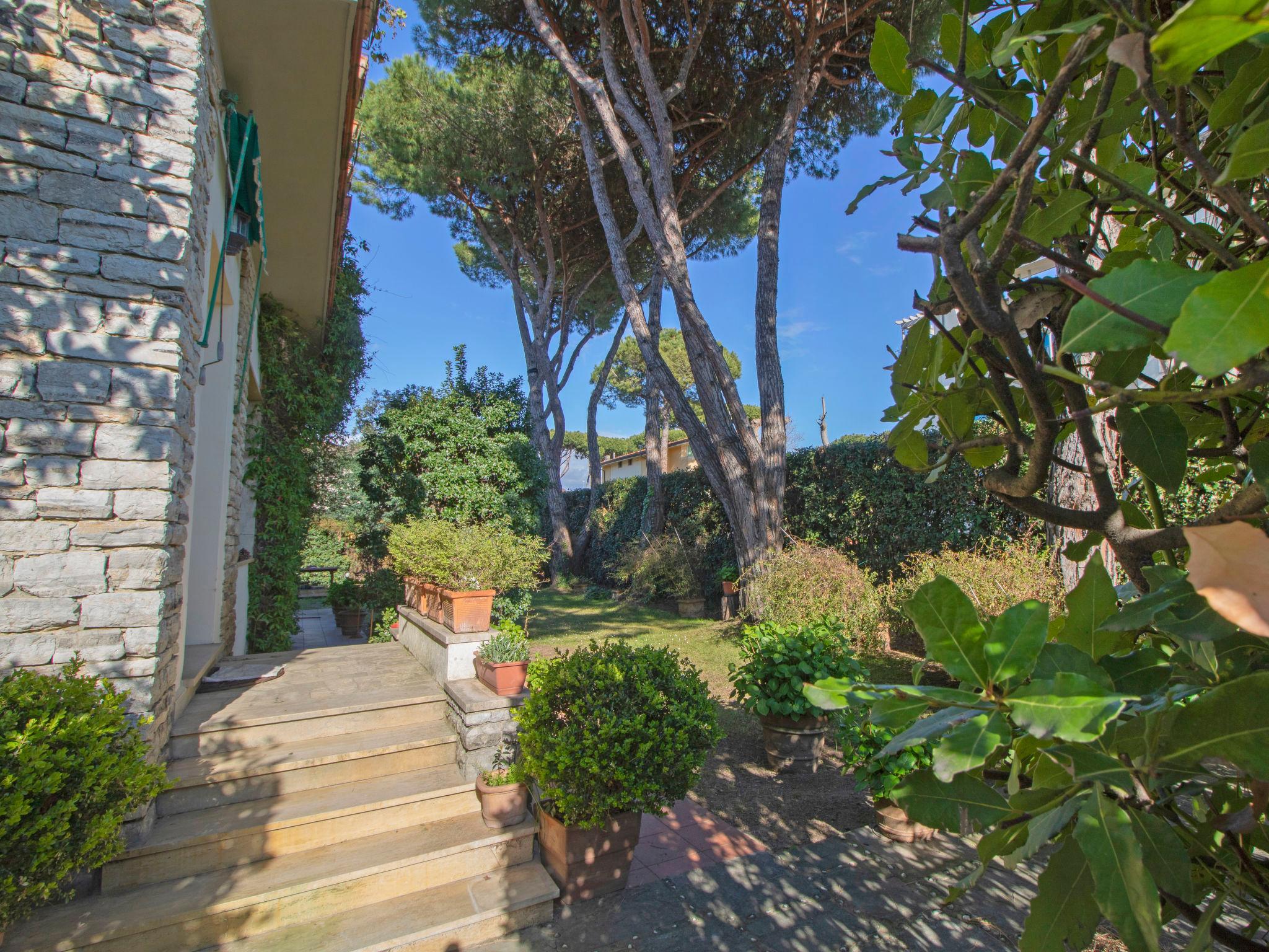 Photo 4 - Maison de 4 chambres à Camaiore avec jardin et vues à la mer