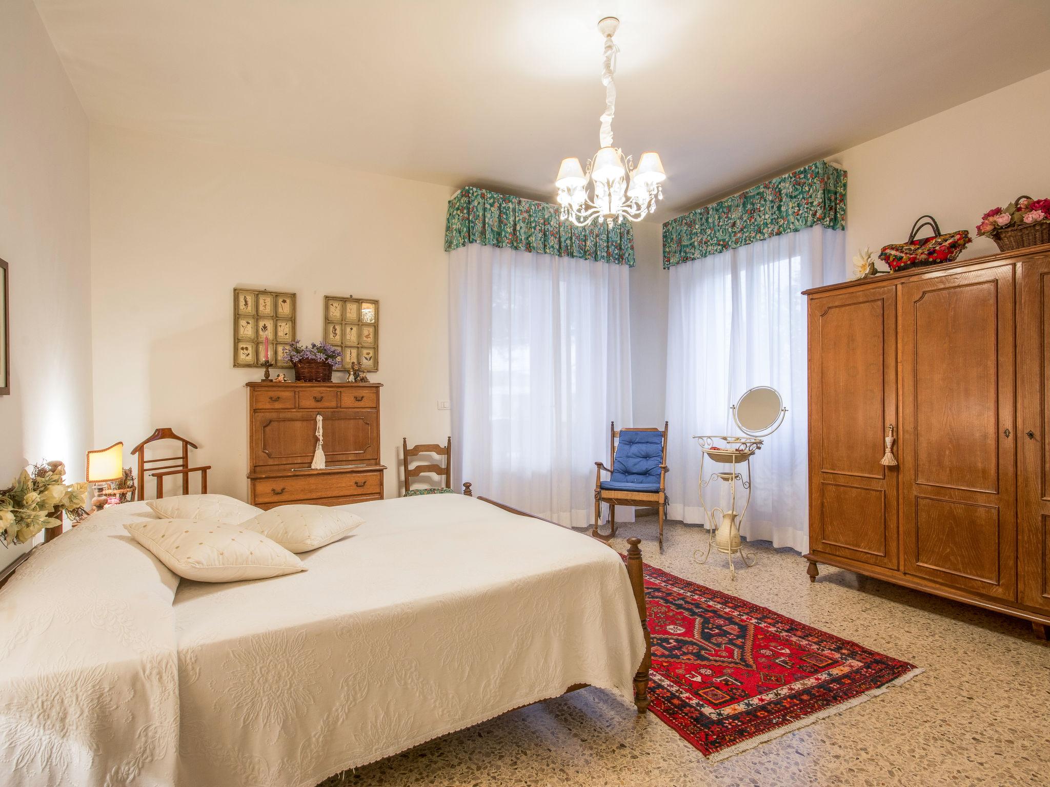 Foto 20 - Casa con 4 camere da letto a Camaiore con giardino e vista mare