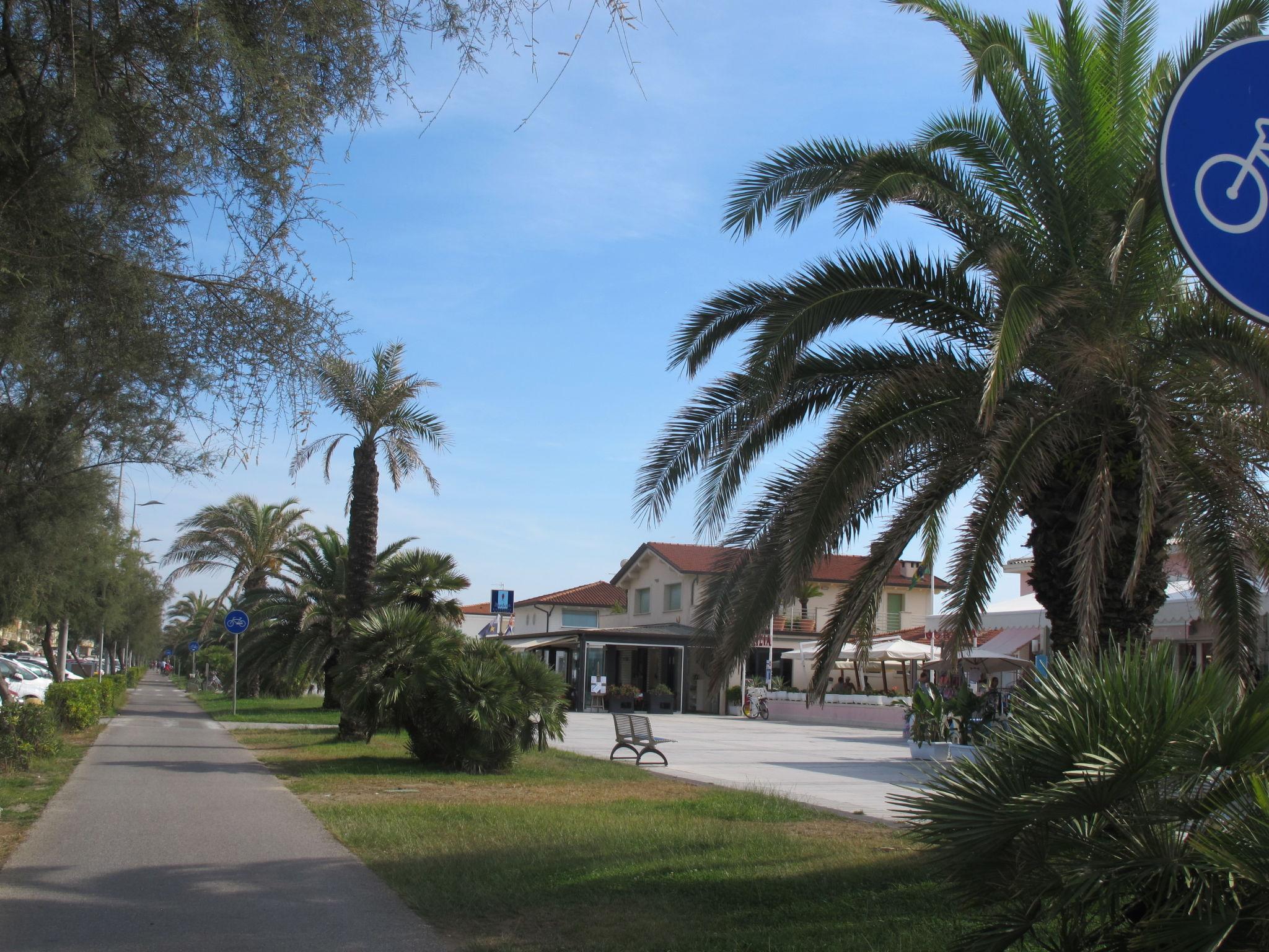 Foto 46 - Casa de 3 quartos em Camaiore com jardim e vistas do mar