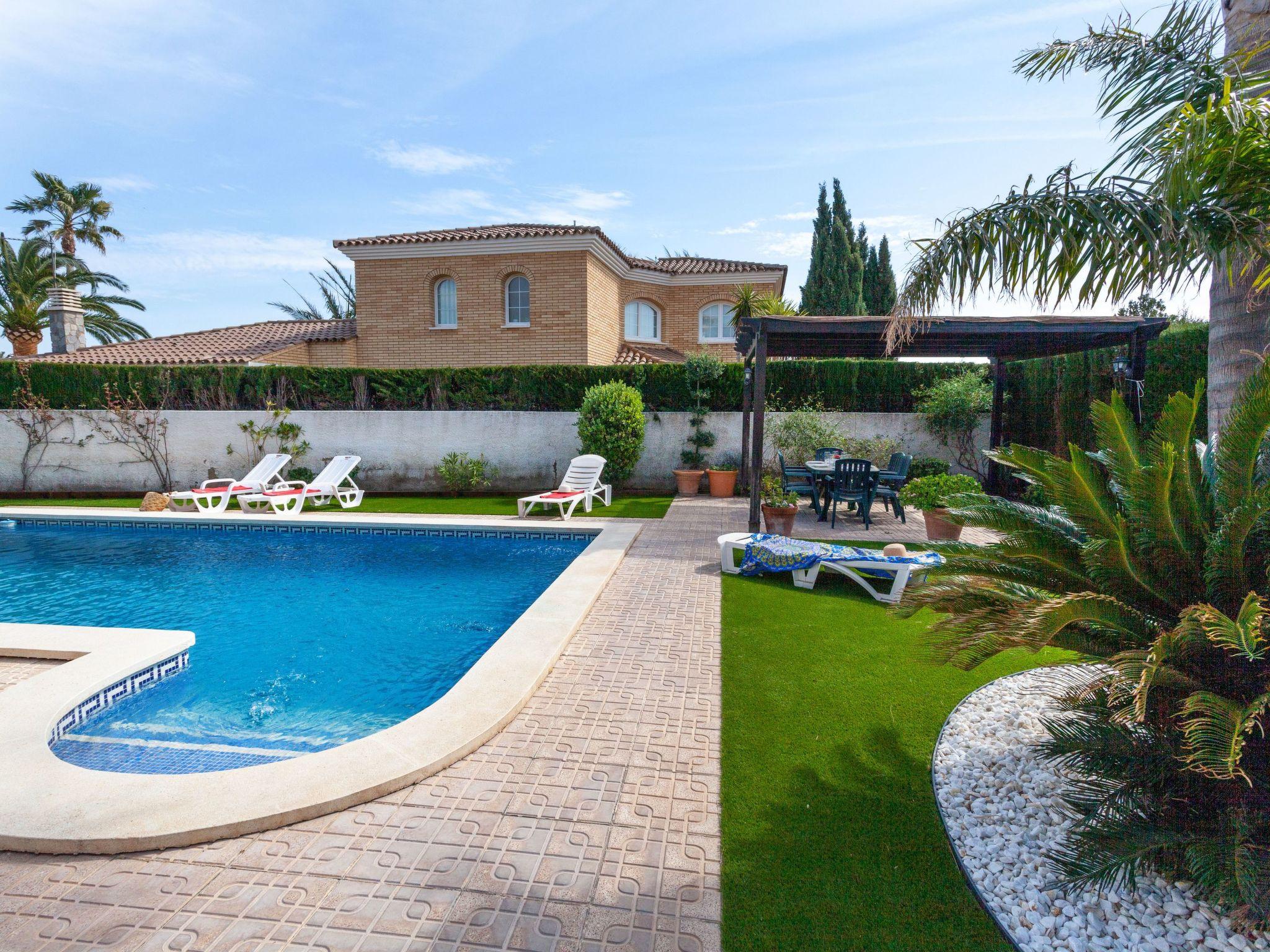 Photo 20 - Maison de 3 chambres à Mont-roig del Camp avec piscine privée et jardin