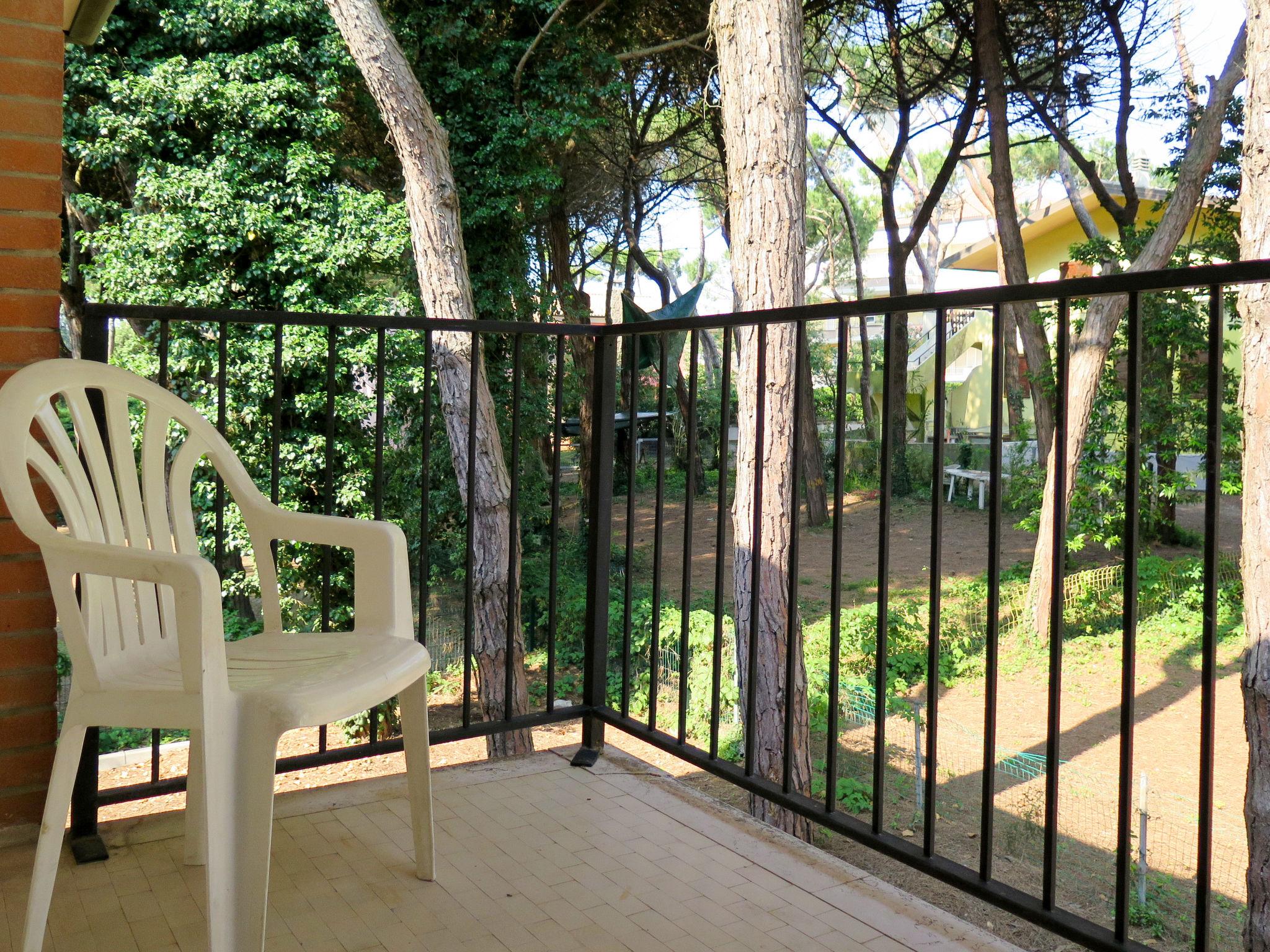 Foto 2 - Appartamento con 2 camere da letto a Rosolina con giardino