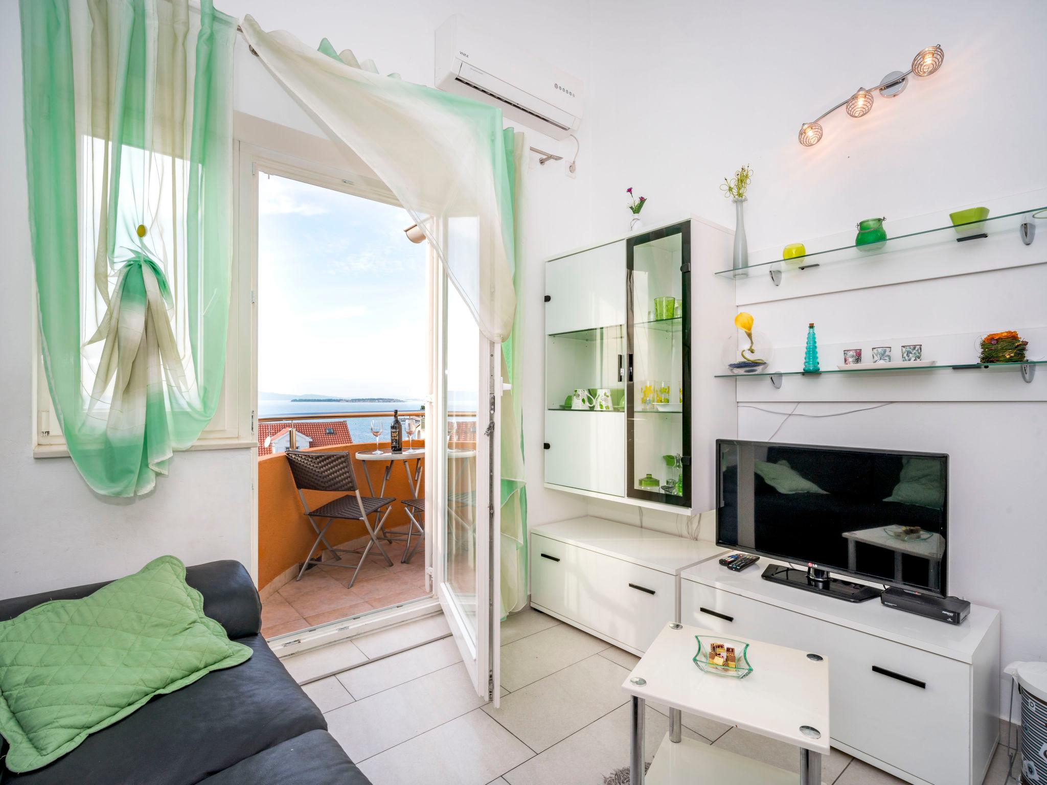 Foto 3 - Appartamento con 2 camere da letto a Sebenico con vista mare