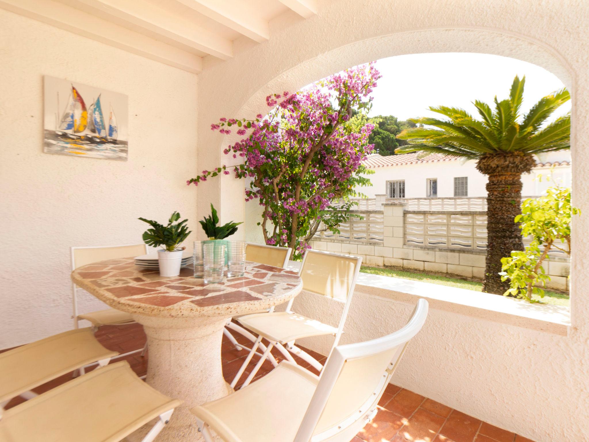 Photo 6 - Maison de 2 chambres à Cambrils avec jardin et vues à la mer