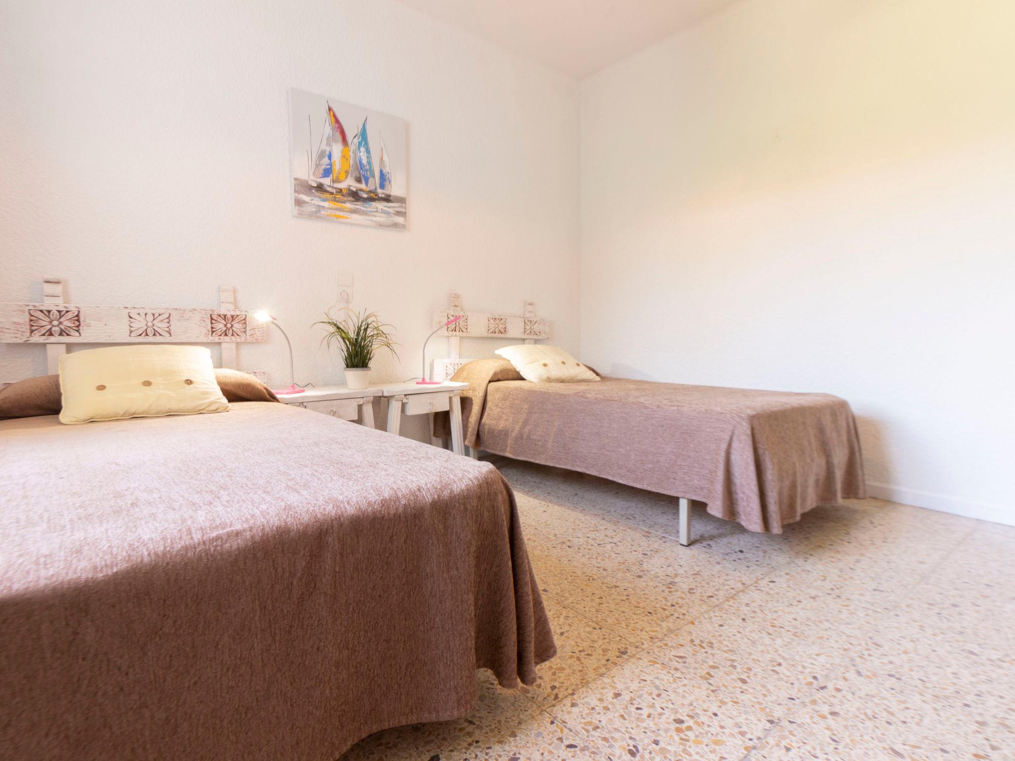 Photo 5 - 2 bedroom House in Cambrils with garden and terrace