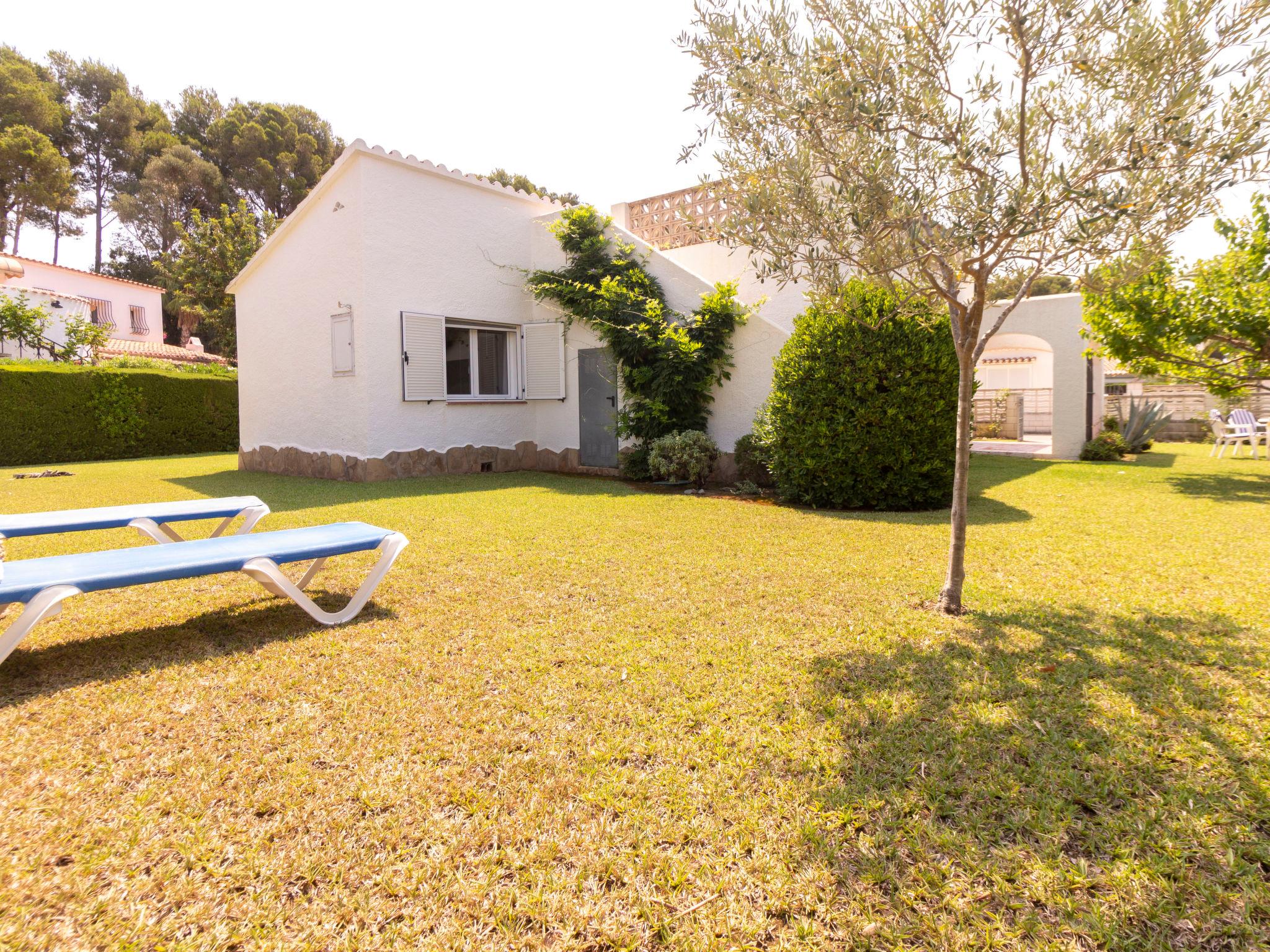 Photo 25 - 2 bedroom House in Cambrils with garden and sea view