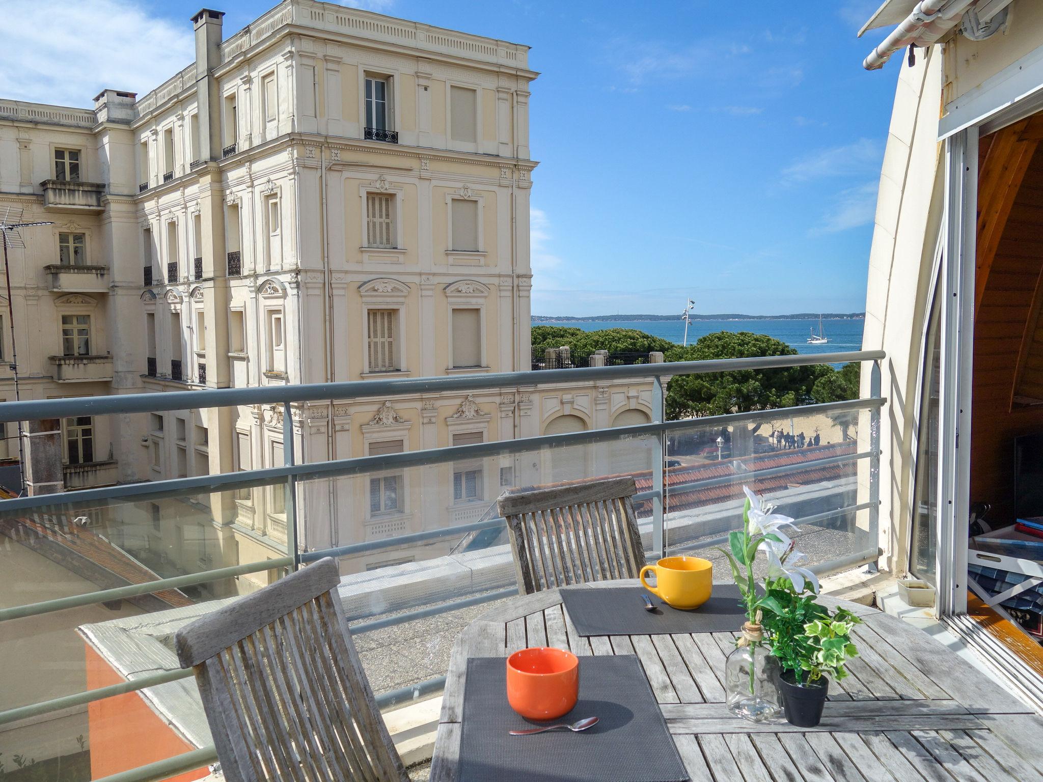 Foto 13 - Apartamento de 1 habitación en Arcachon con terraza y vistas al mar