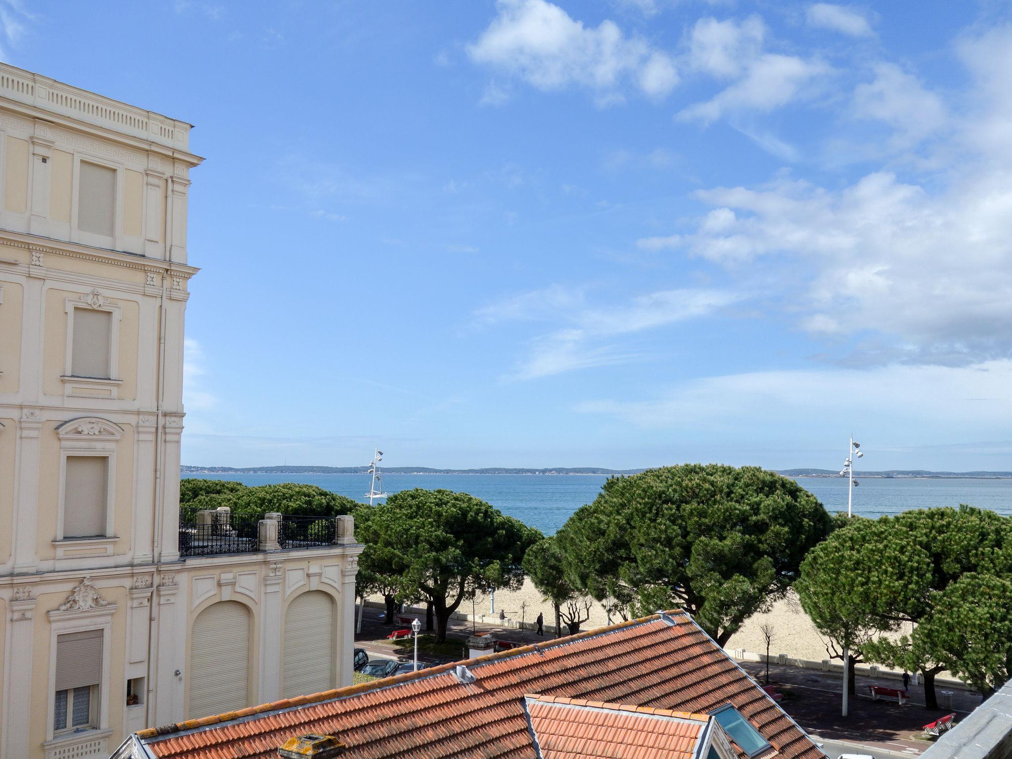 Foto 2 - Appartamento con 1 camera da letto a Arcachon con terrazza e vista mare