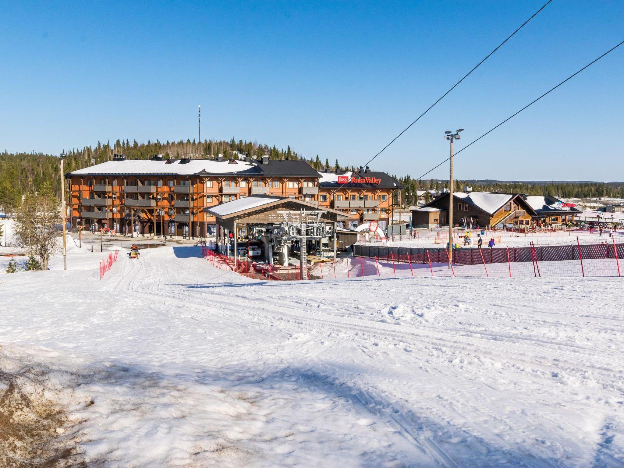 Photo 11 - Maison de 1 chambre à Kuusamo avec vues sur la montagne