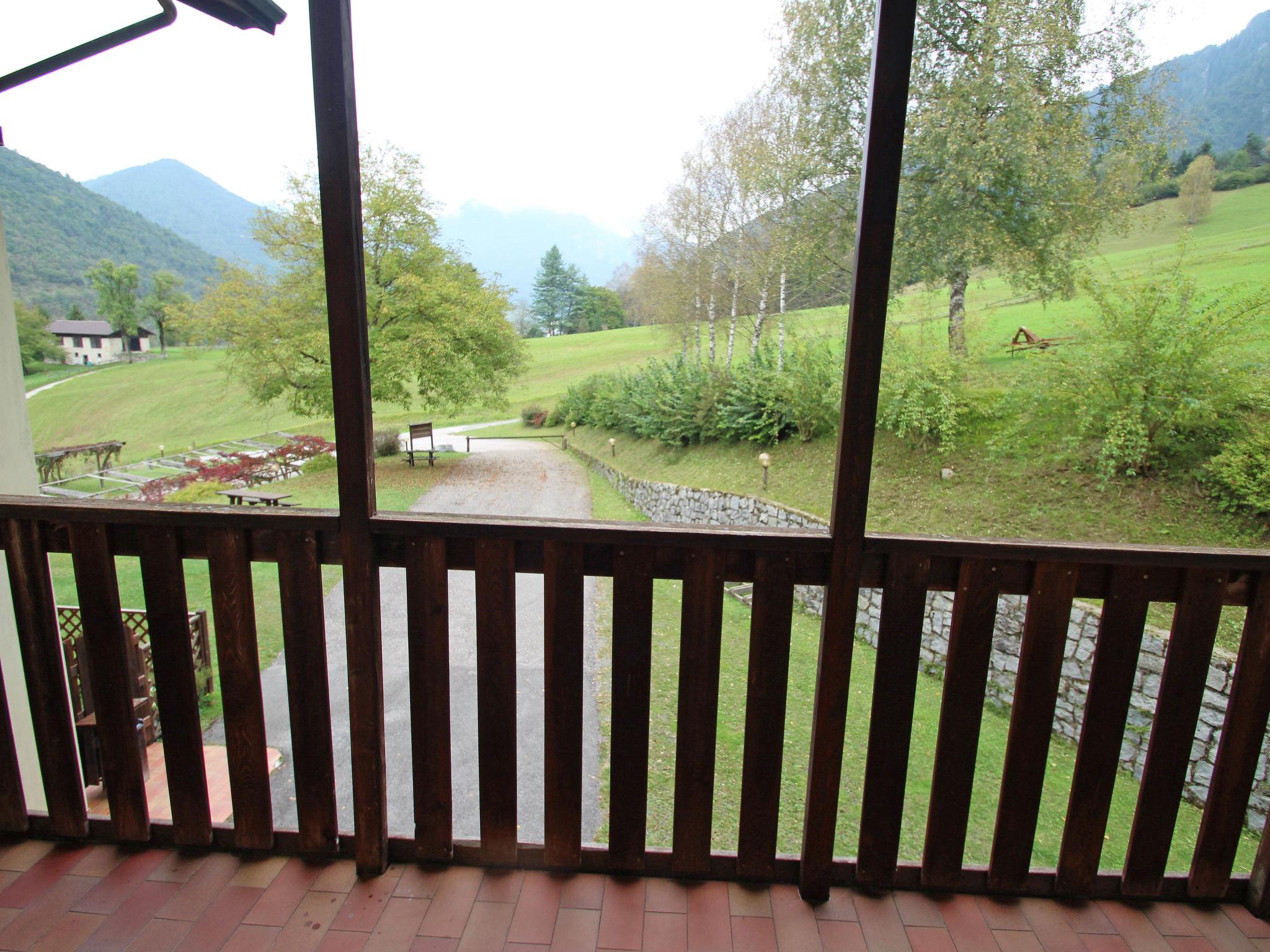 Photo 20 - 1 bedroom Apartment in Ledro with swimming pool and garden