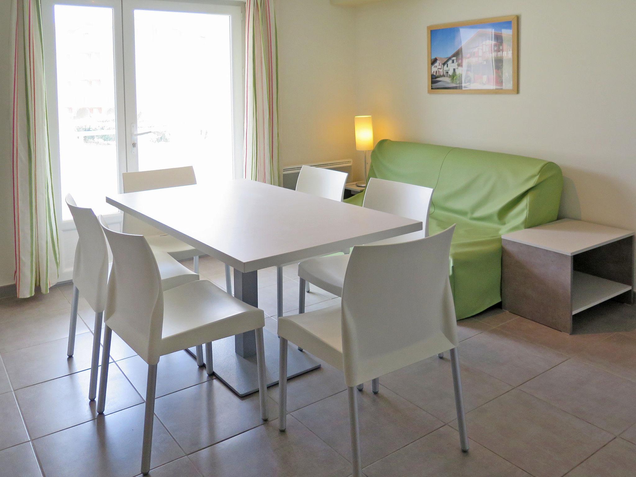 Foto 2 - Appartamento con 2 camere da letto a Vieux-Boucau-les-Bains con vista mare