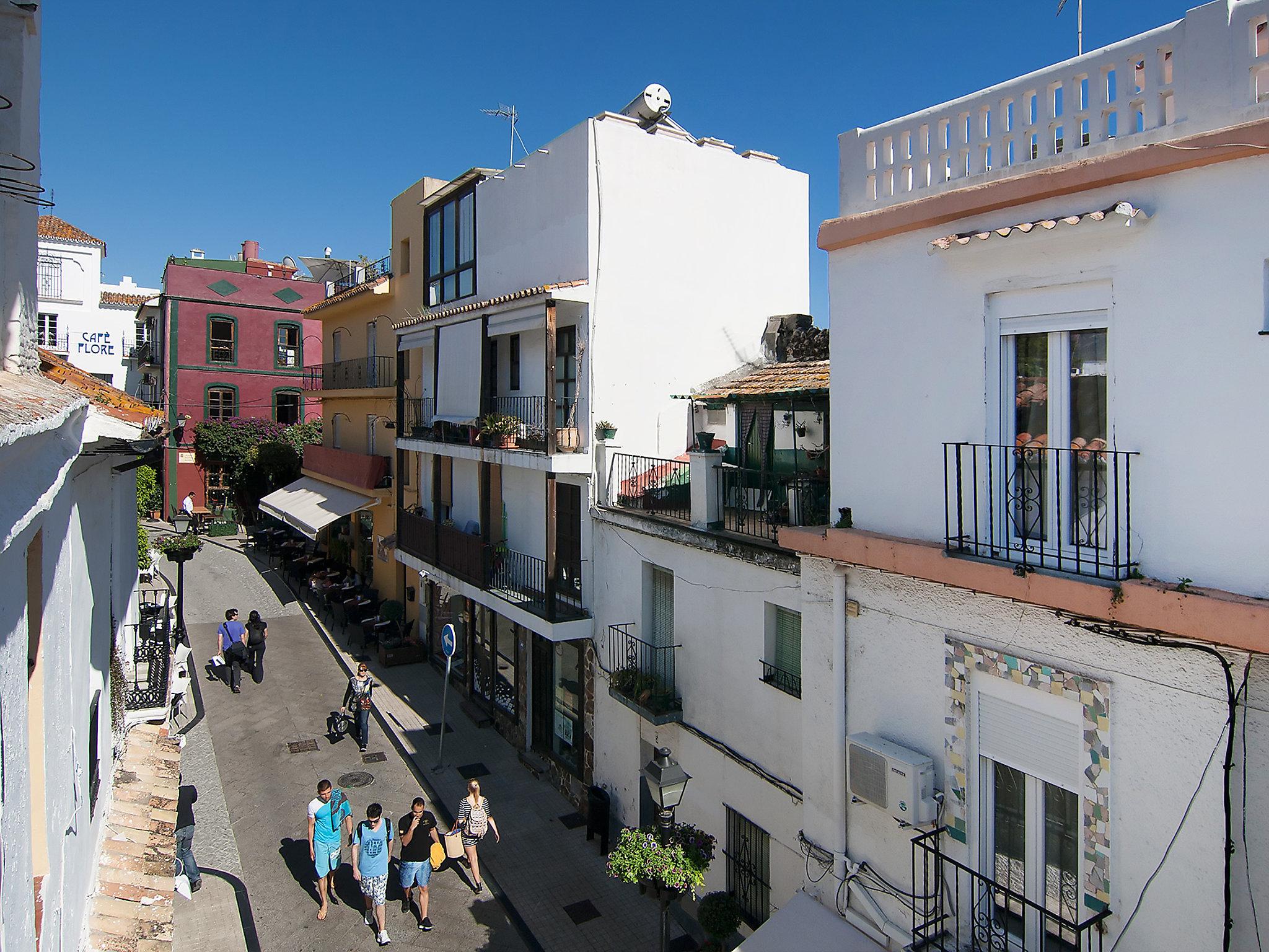 Photo 19 - Maison de 2 chambres à Marbella avec terrasse et vues à la mer