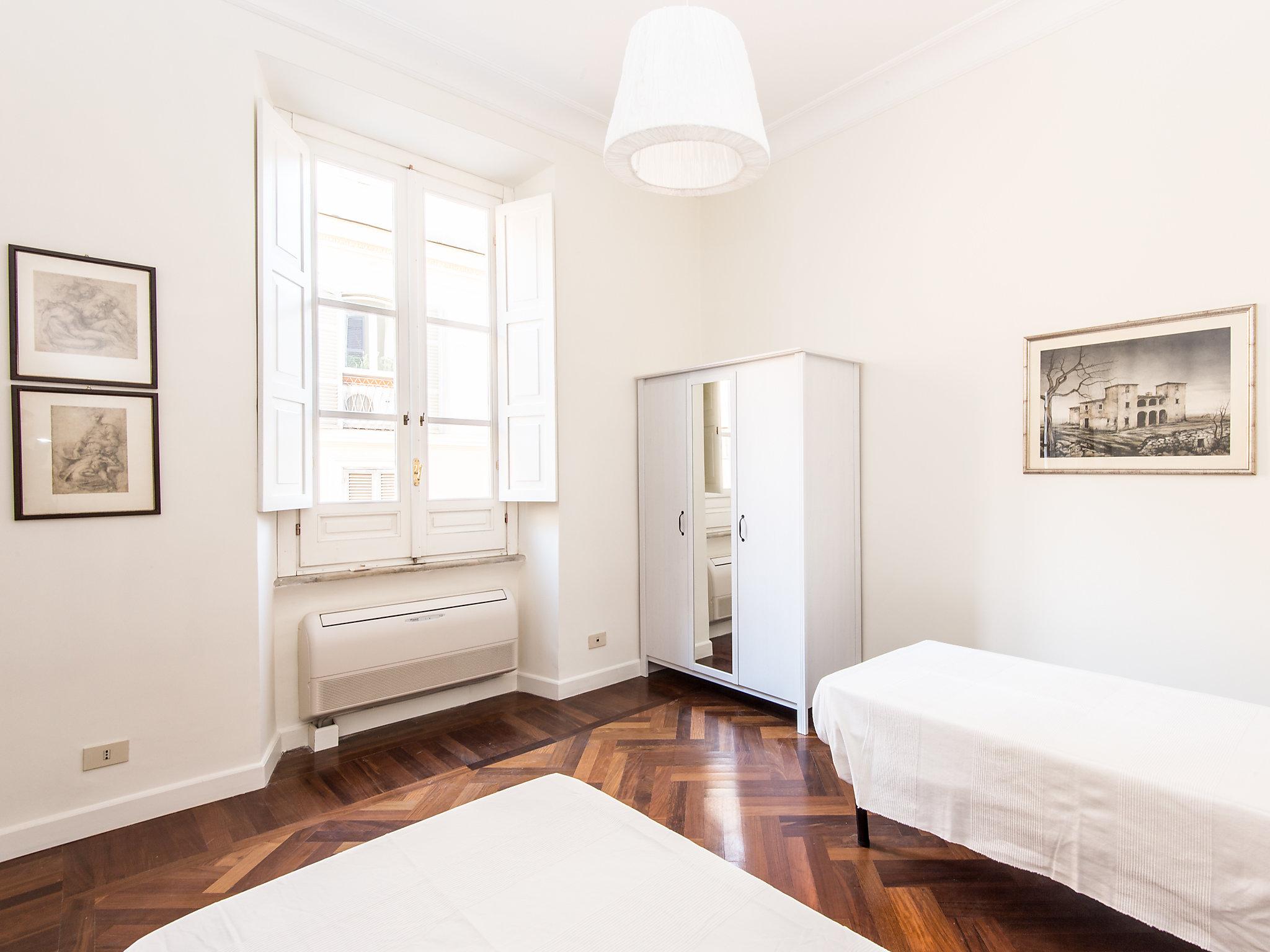 Foto 4 - Apartamento de 4 quartos em Roma