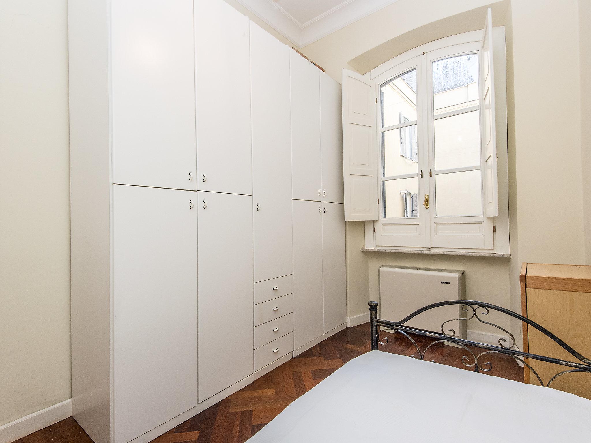 Foto 14 - Apartamento de 4 quartos em Roma