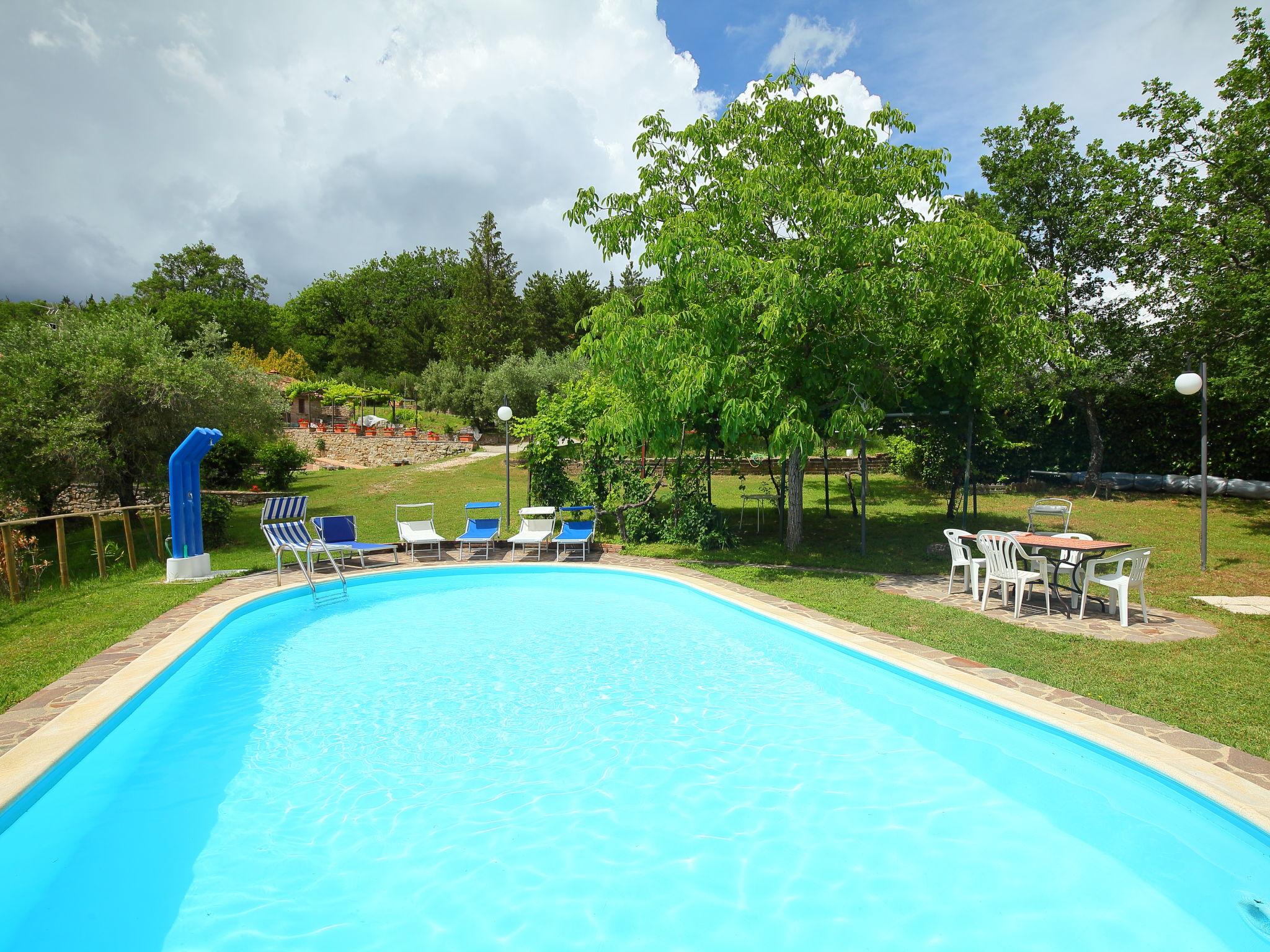 Foto 3 - Casa de 2 quartos em Umbertide com piscina e jardim