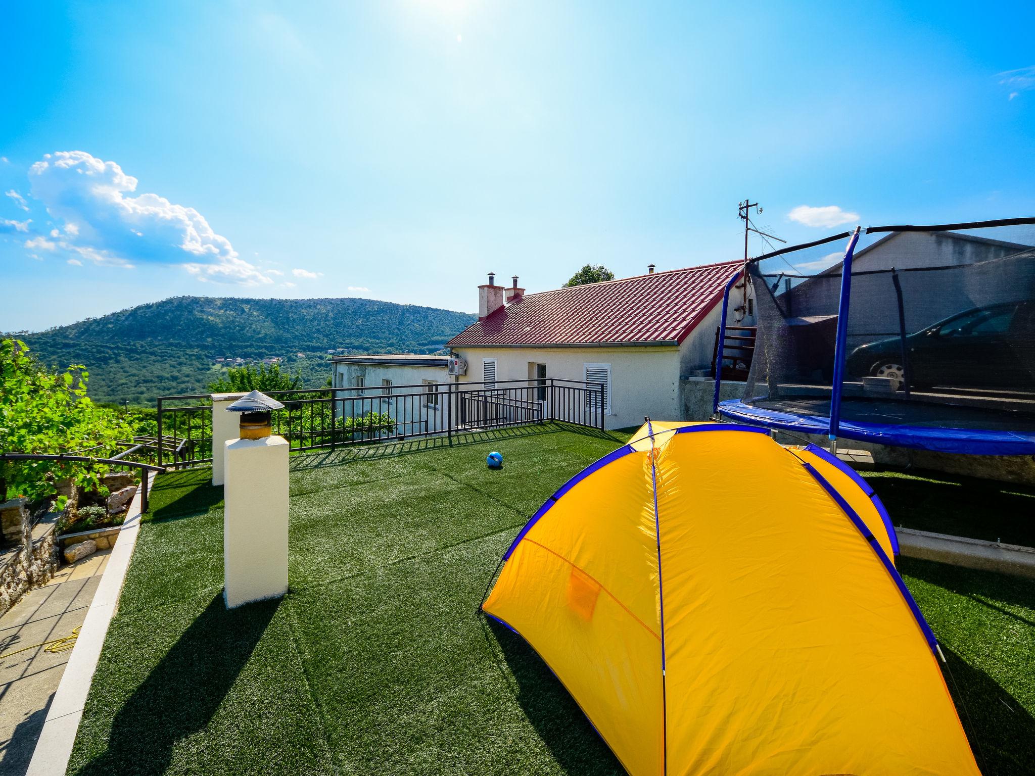 Photo 26 - Maison de 3 chambres à Vinodolska Općina avec piscine privée et vues à la mer