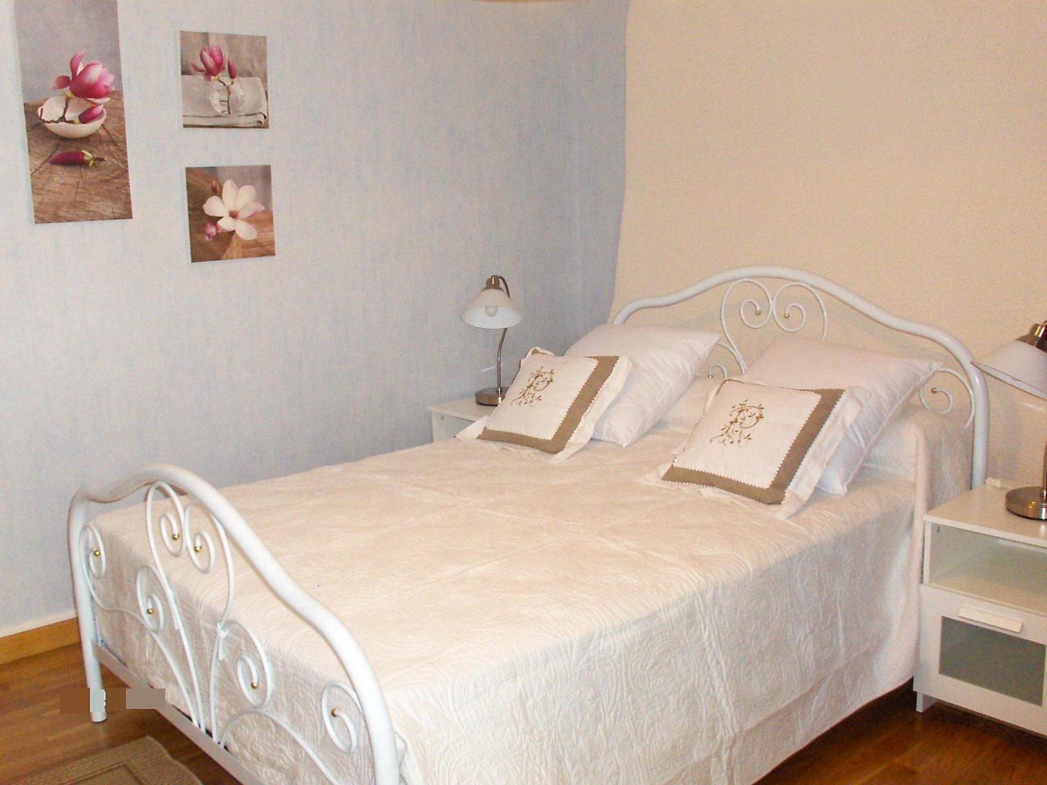 Photo 5 - 2 bedroom House in Chapdes-Beaufort with garden and terrace