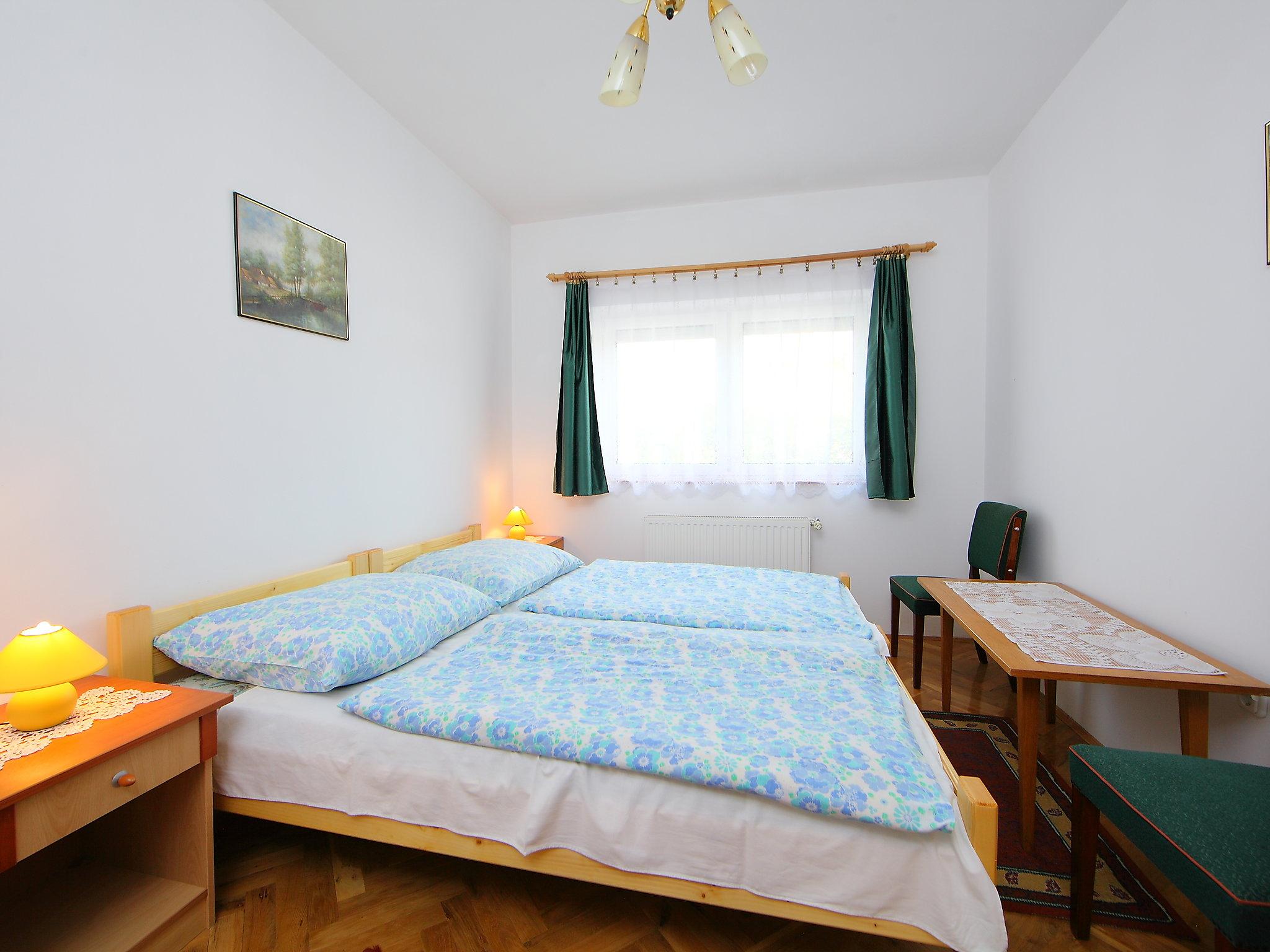 Foto 6 - Casa con 6 camere da letto a Balatonszárszó con giardino e vista mare