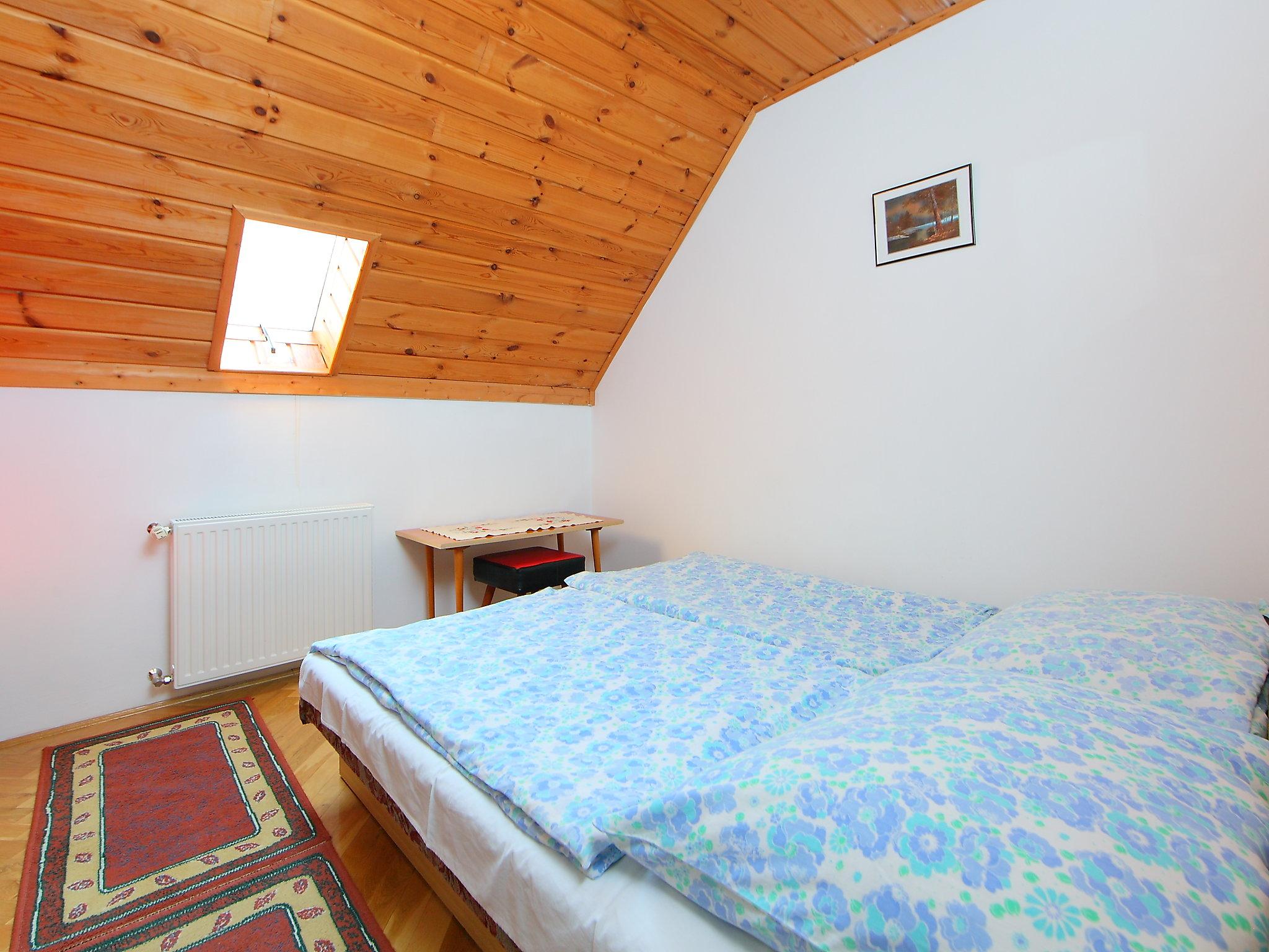 Foto 14 - Casa con 6 camere da letto a Balatonszárszó con giardino e vista mare