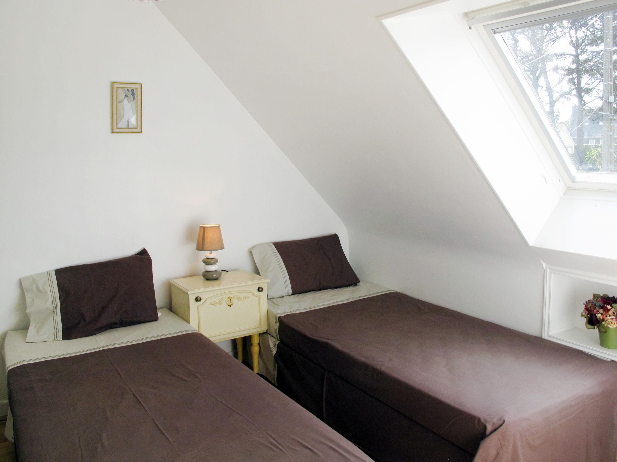 Foto 10 - Casa con 3 camere da letto a Trévou-Tréguignec con giardino e vista mare