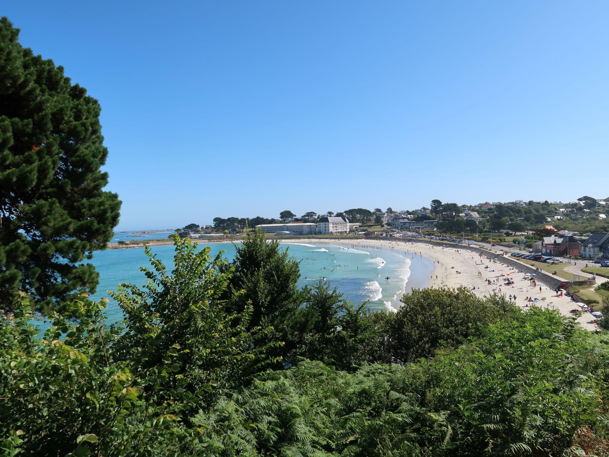 Photo 29 - Maison de 3 chambres à Trévou-Tréguignec avec jardin et vues à la mer