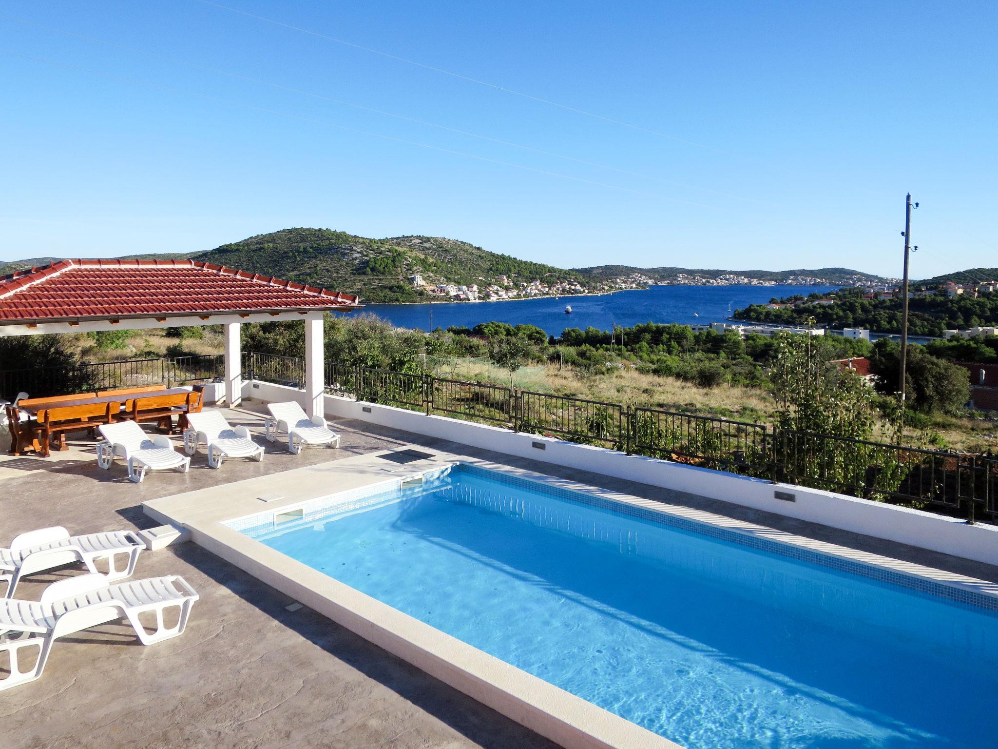 Photo 1 - Maison de 3 chambres à Rogoznica avec piscine privée et vues à la mer