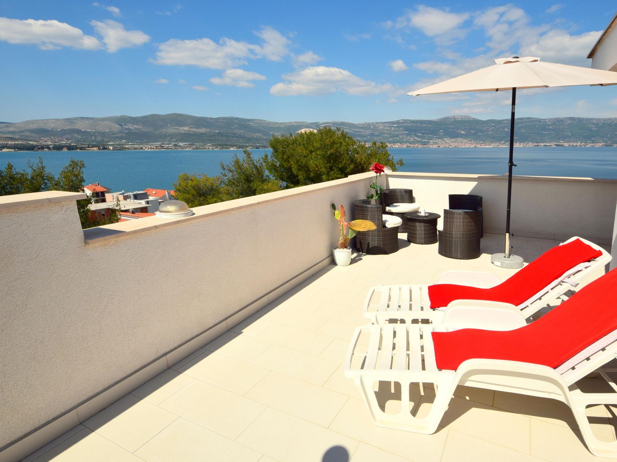 Foto 1 - Apartamento de 2 habitaciones en Split con terraza y vistas al mar