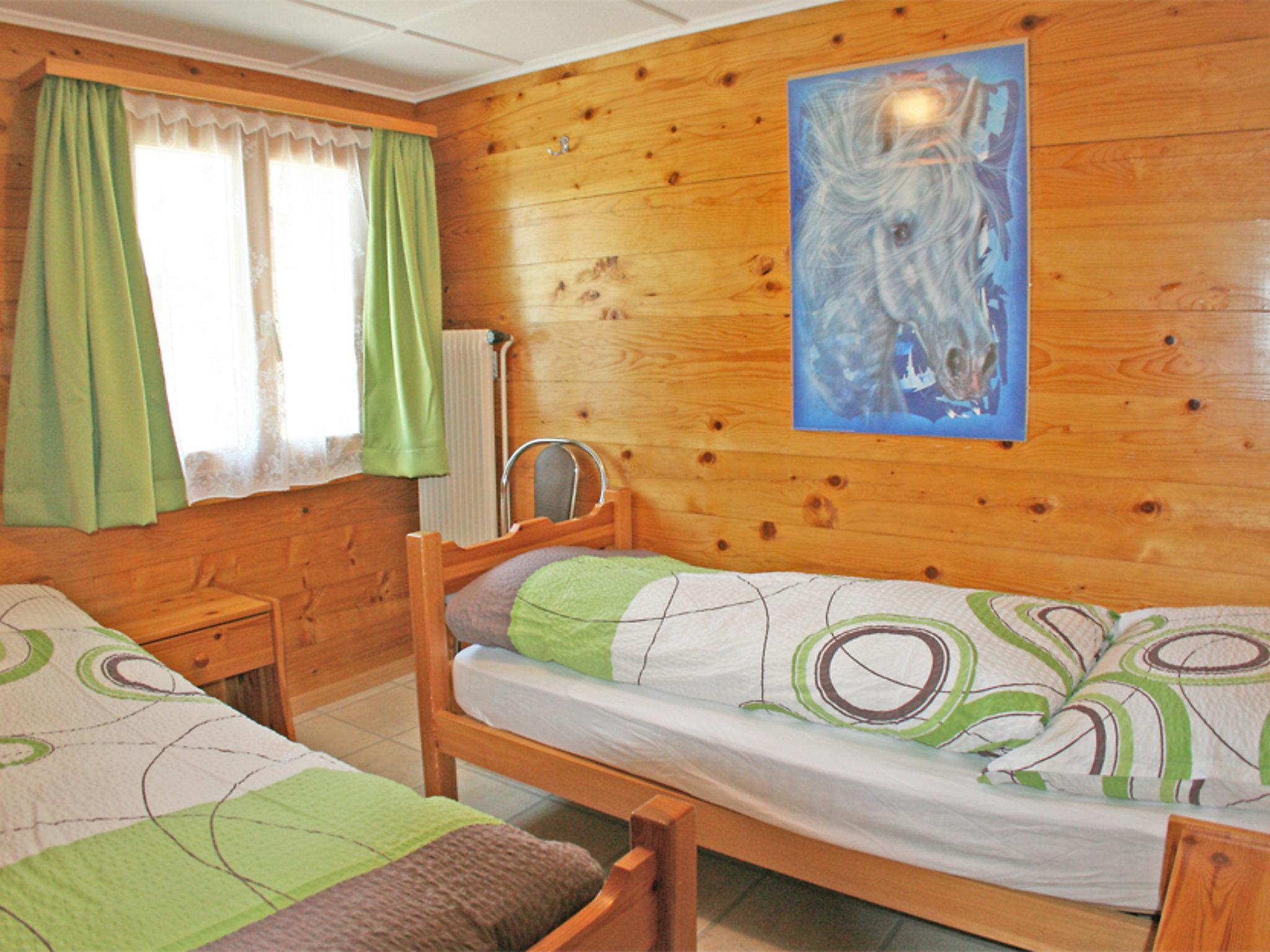 Foto 4 - Appartamento con 2 camere da letto a Grächen con giardino e vista sulle montagne